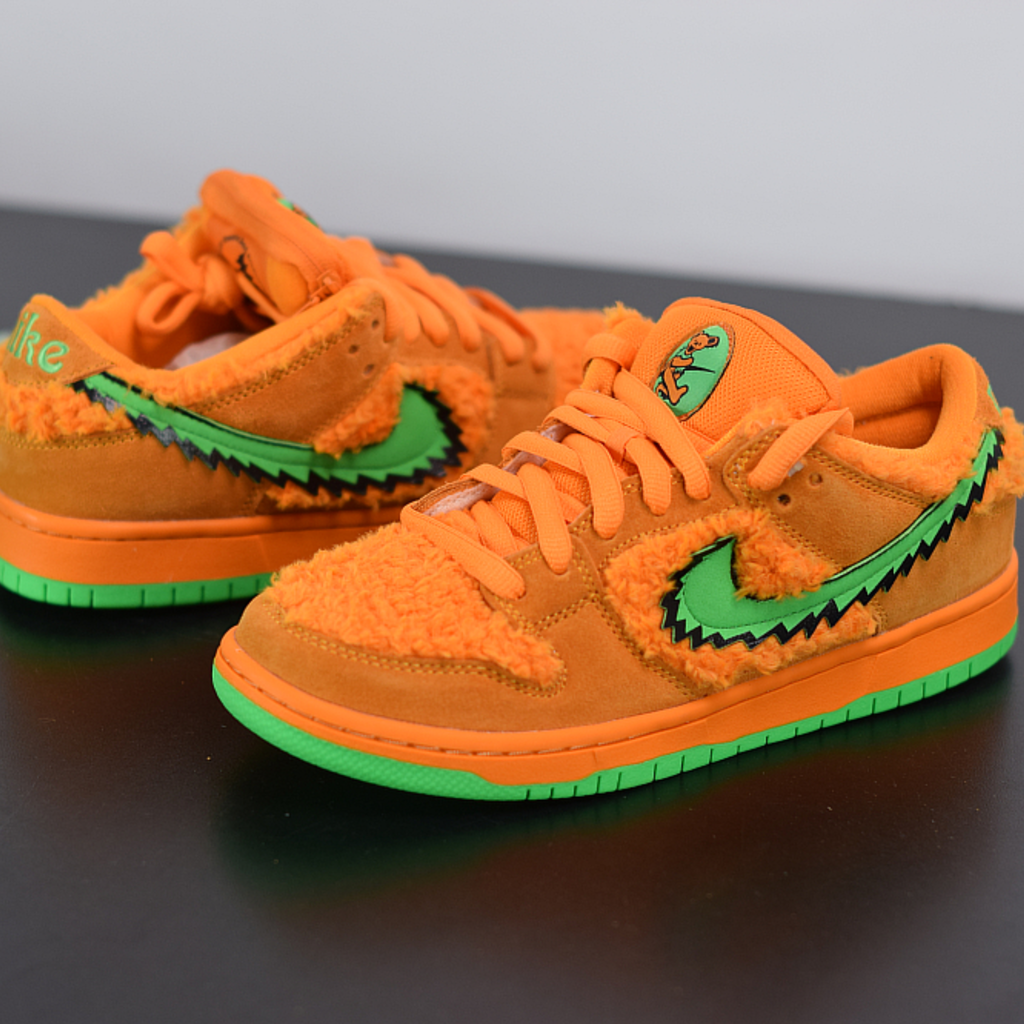 Grateful Dead x Nike SB Dunk Low “Orange Bear”