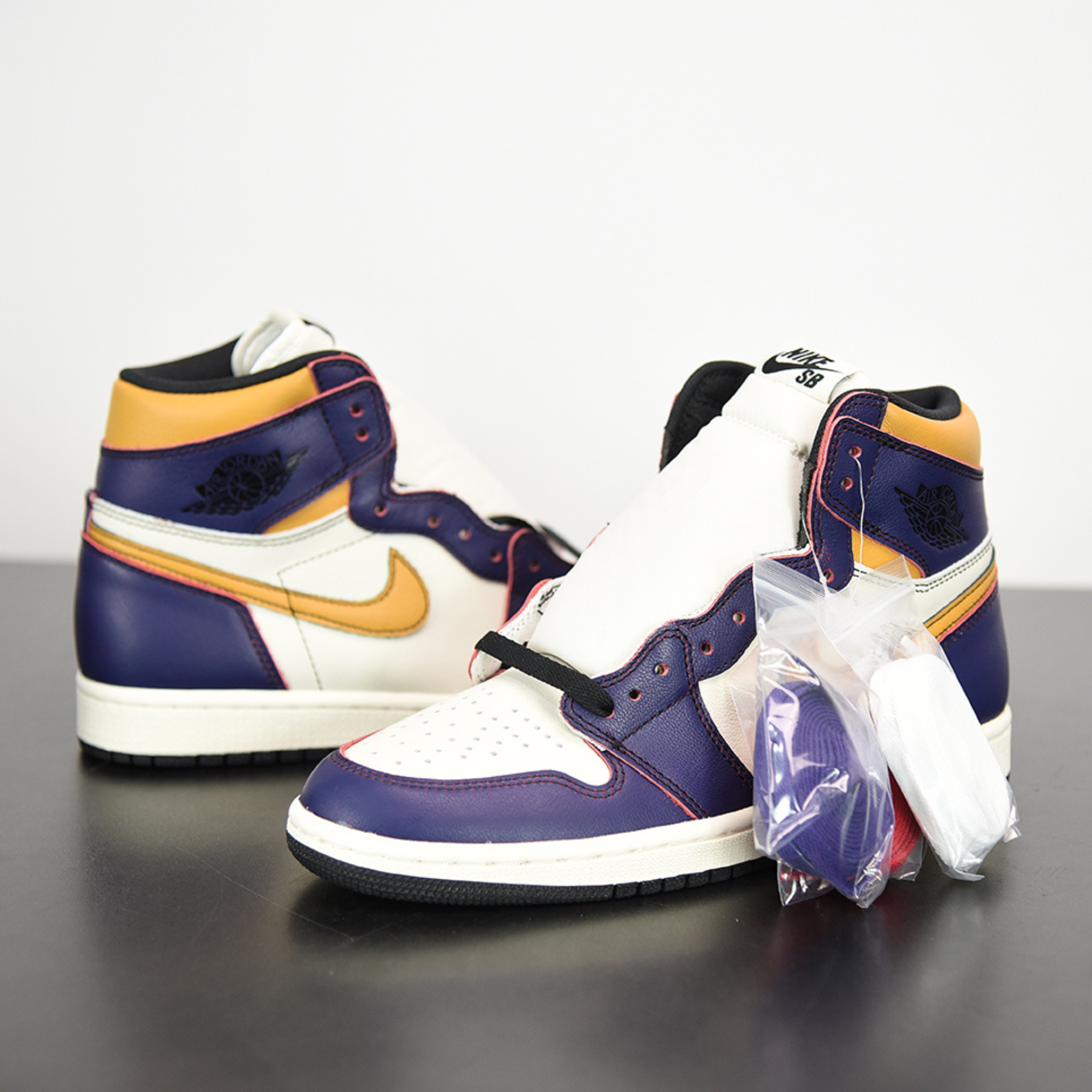 Nike Air Jordan 1 Retro High OG Defiant SB "LA to Chicago"