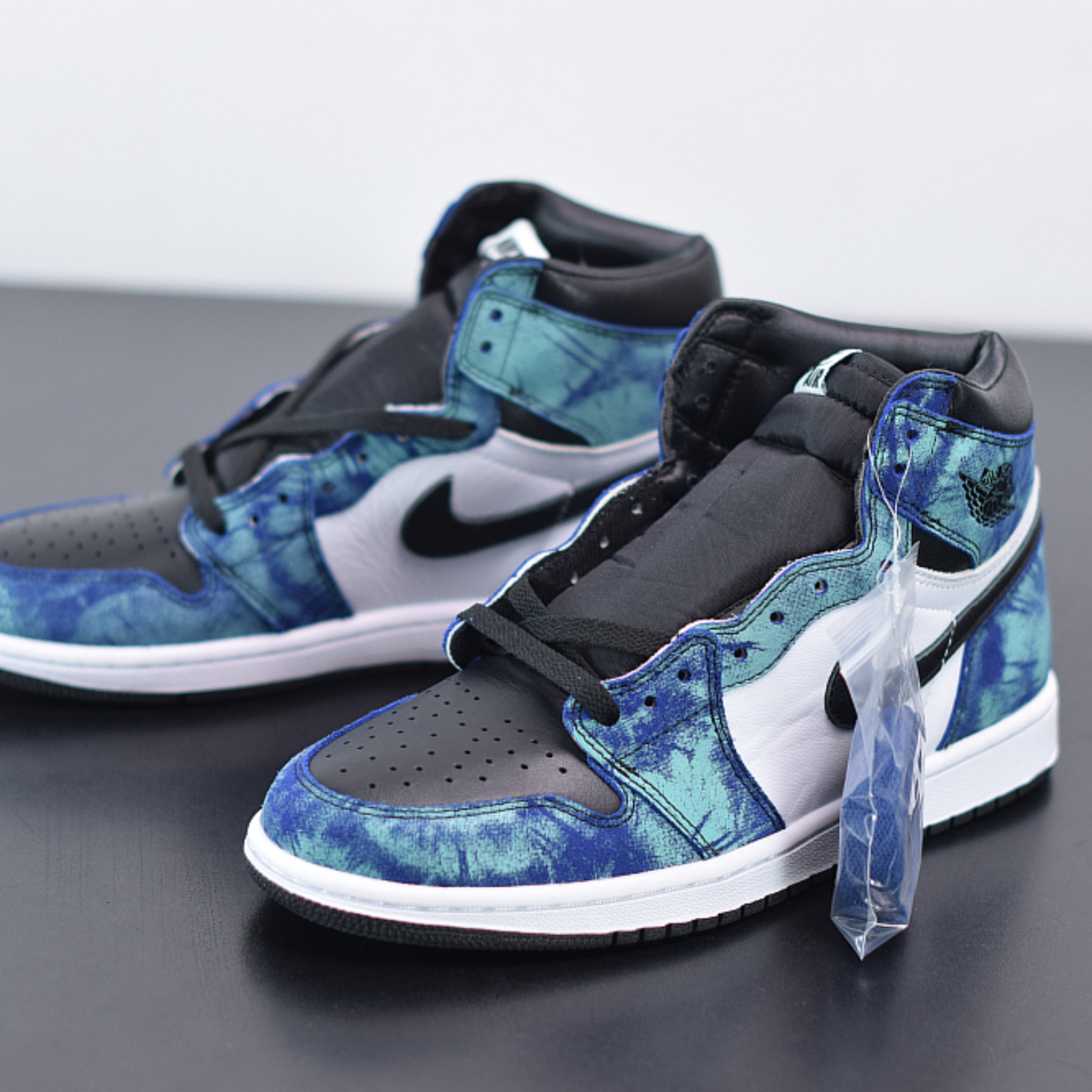 Nike Air Jordan 1 Retro High OG "Tie-Dye"