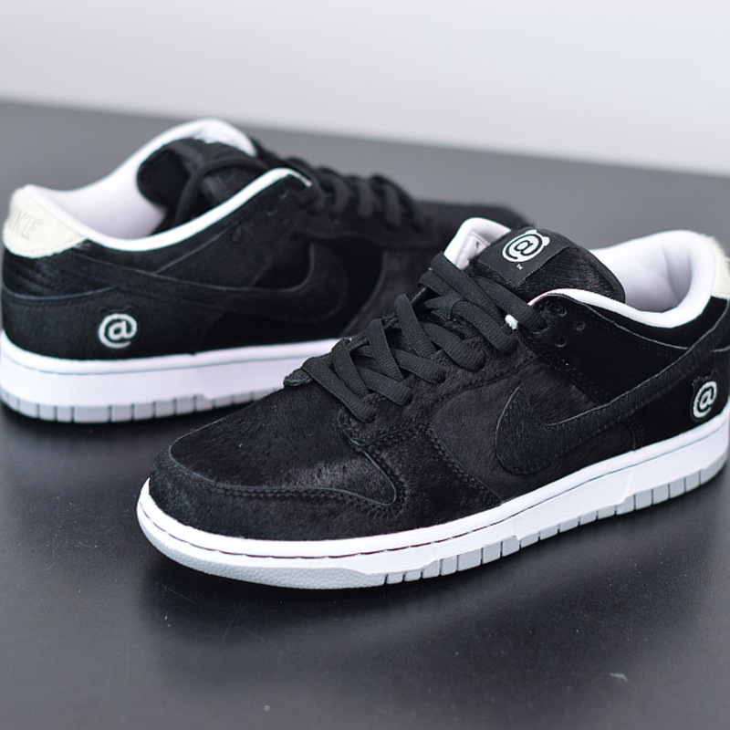 Nike sb medicom hotsell