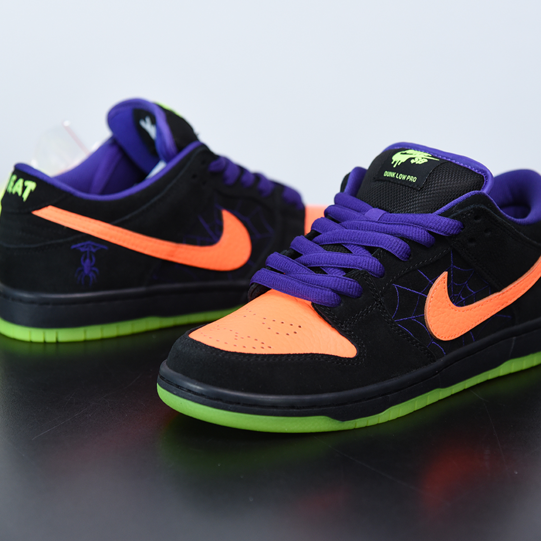 Nike SB Dunk Low "Night of Mischief"