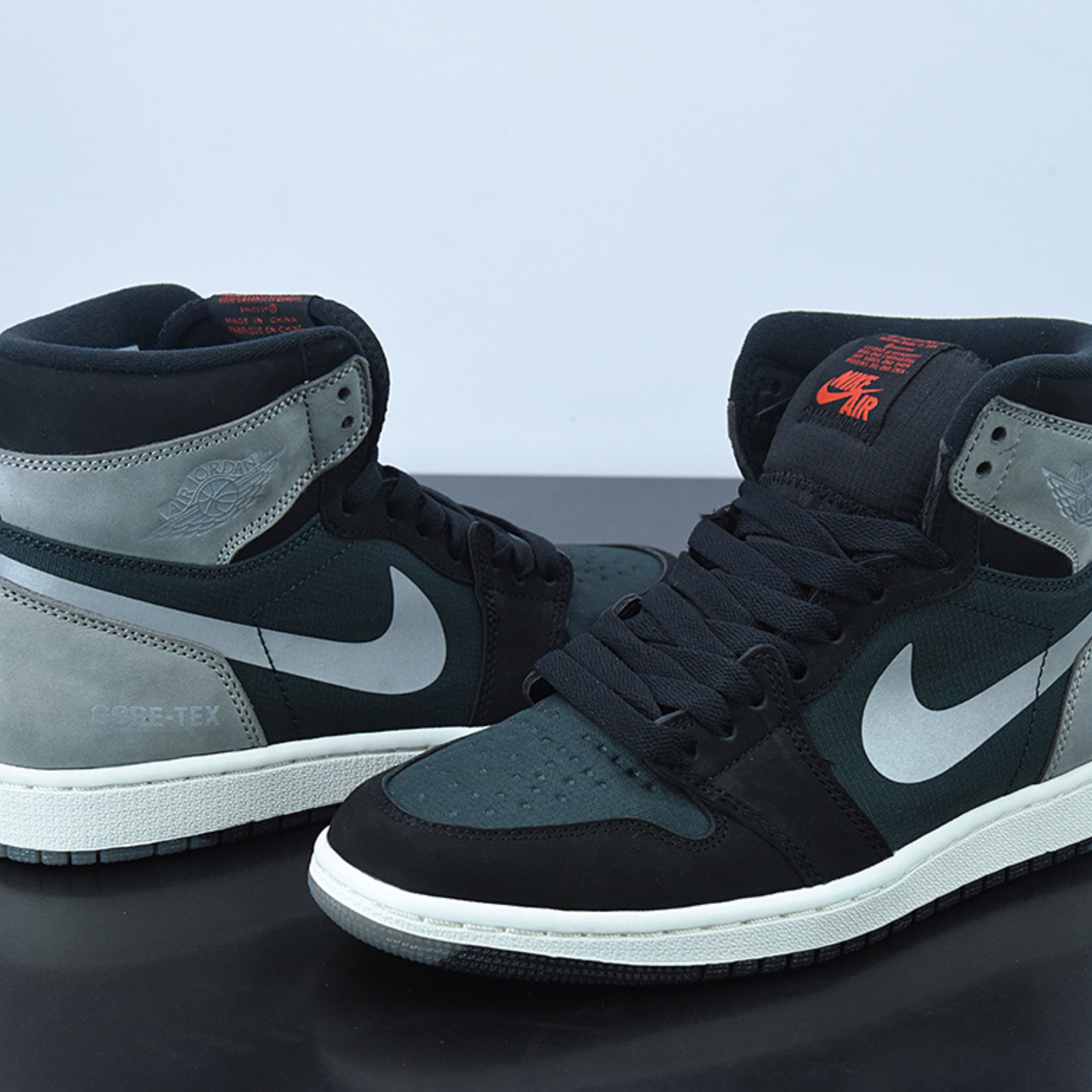 Nike Jordan 1 Retro High Element "Gore-Tex Black Particle Grey"