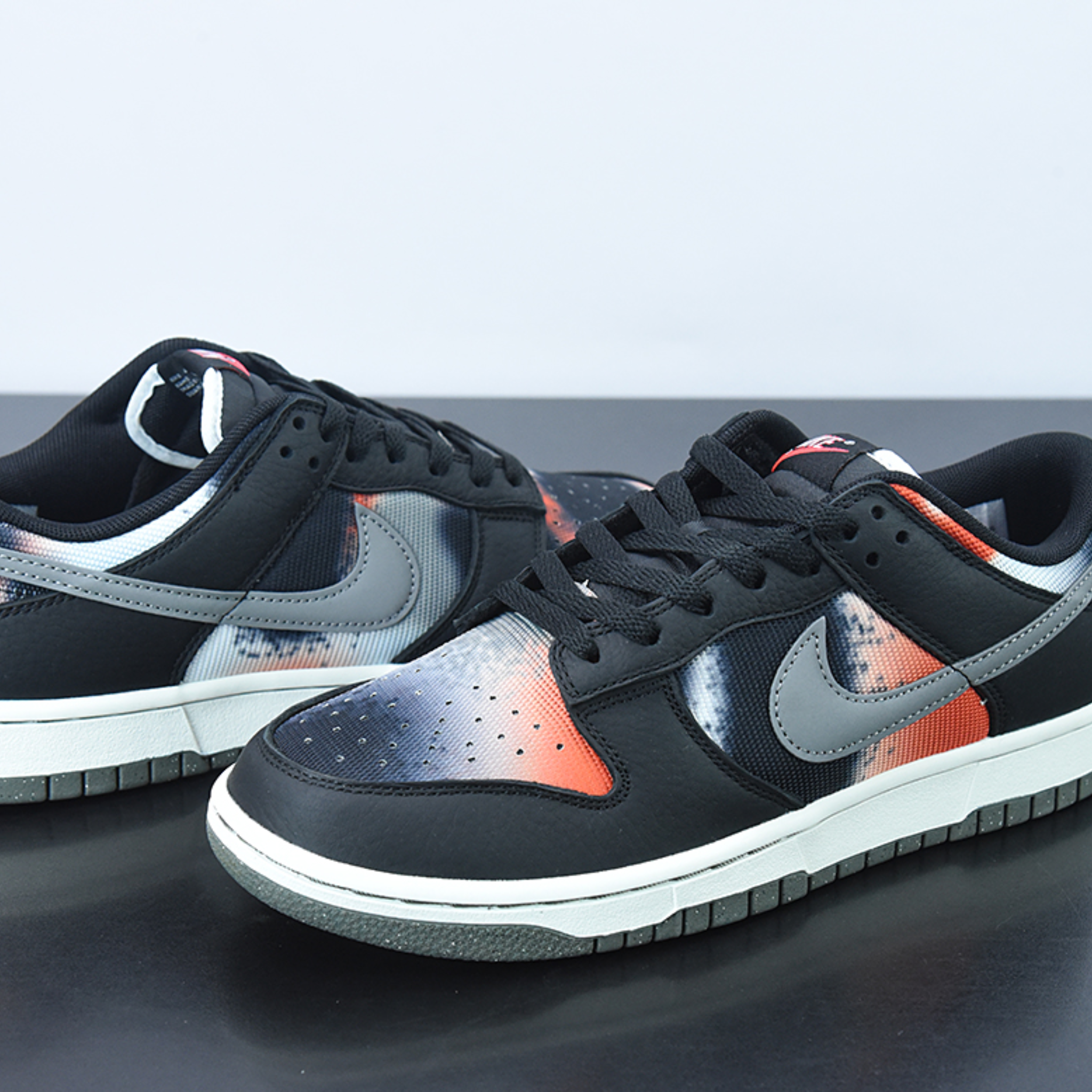 Nike Dunk Low "Graffiti"