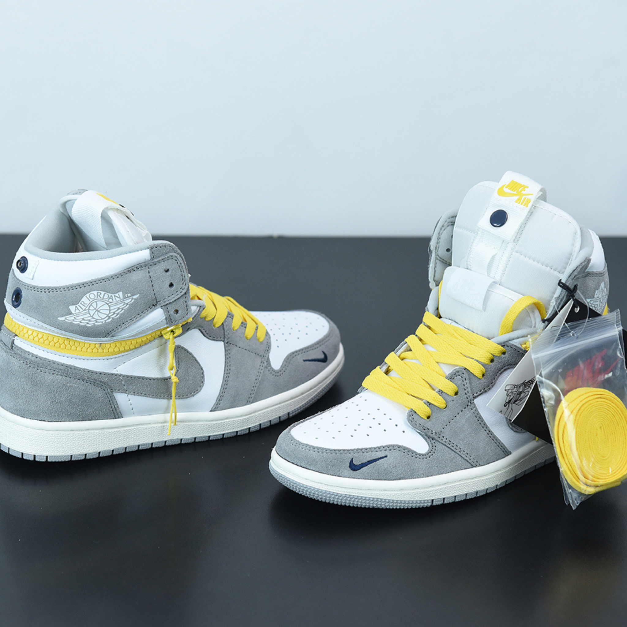 Nike Air Jordan 1 High Switch "Light Smoke"