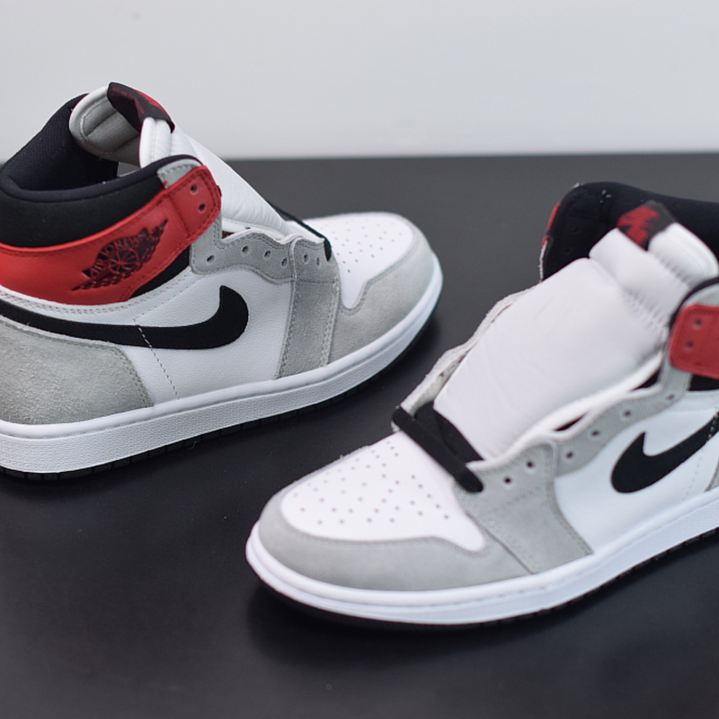 Nike Air Jordan 1 "light smoke grey"