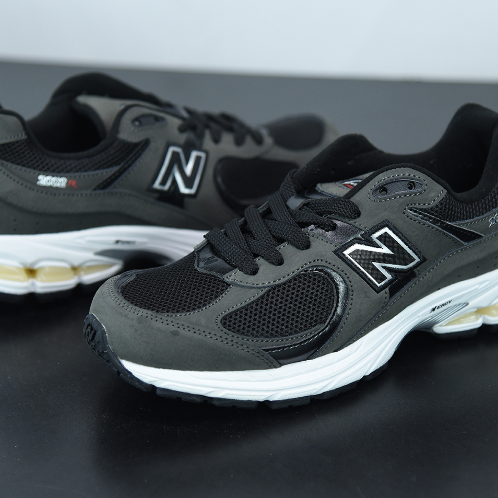 New Balance 2002R "Black Grey"