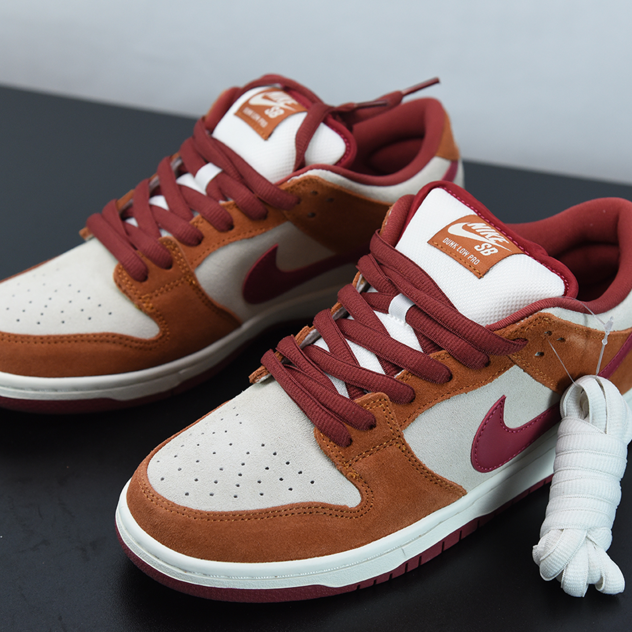 Nike SB Dunk Low Pro "Dark Russet Cedar"