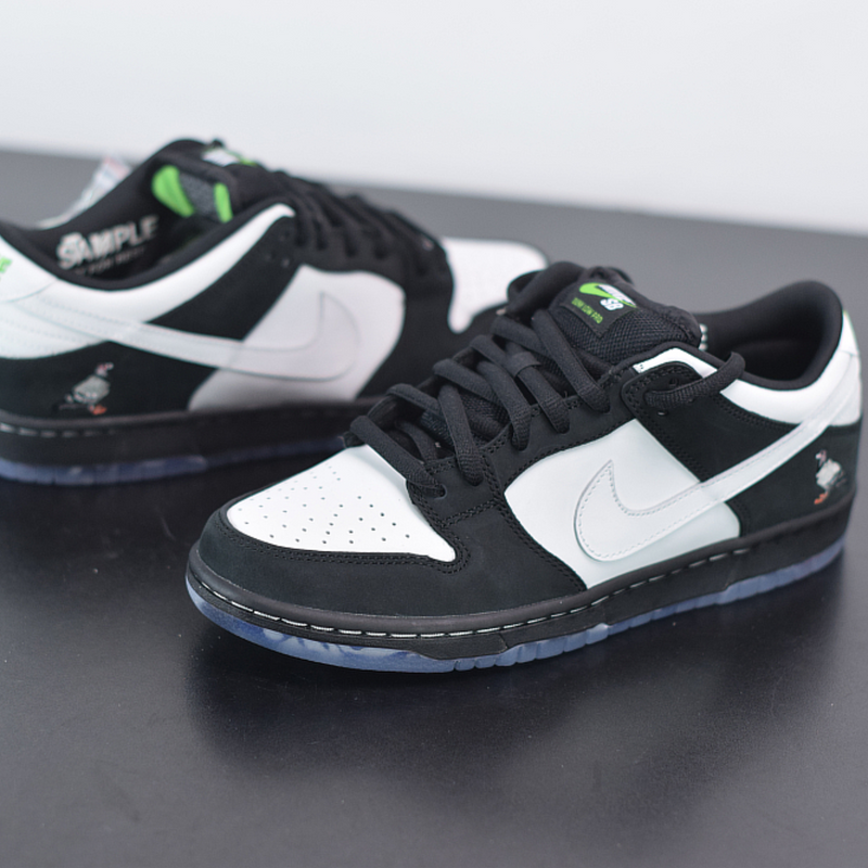 Nike top sb staple