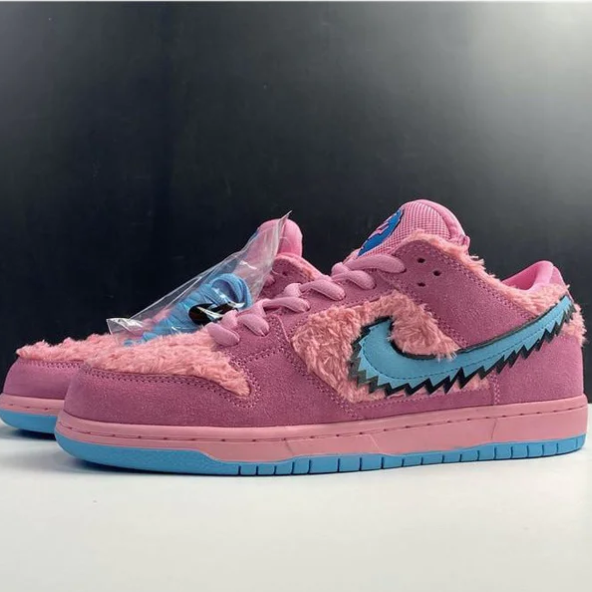 Grateful Dead x Nike SB Dunk Low “Pink Bear”