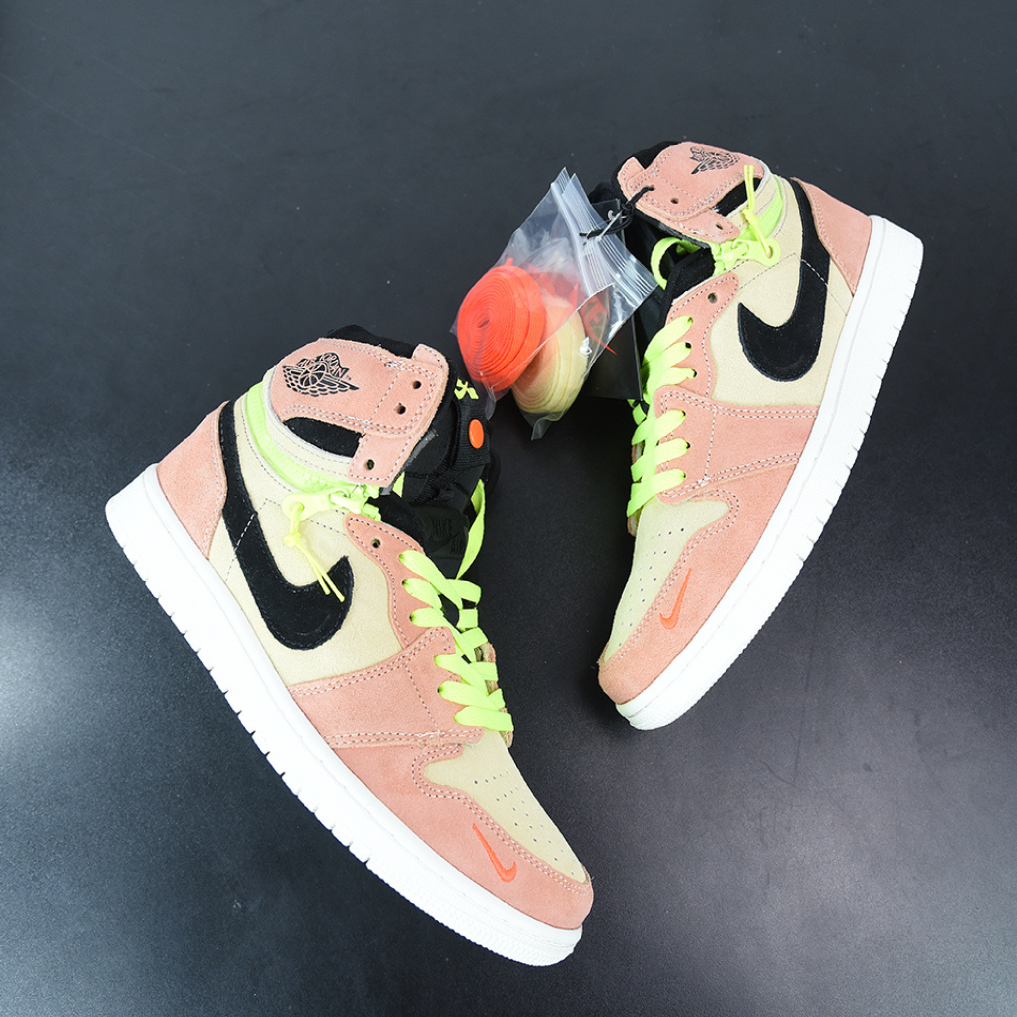 Nike Air Jordan 1 High "Switch Peach"