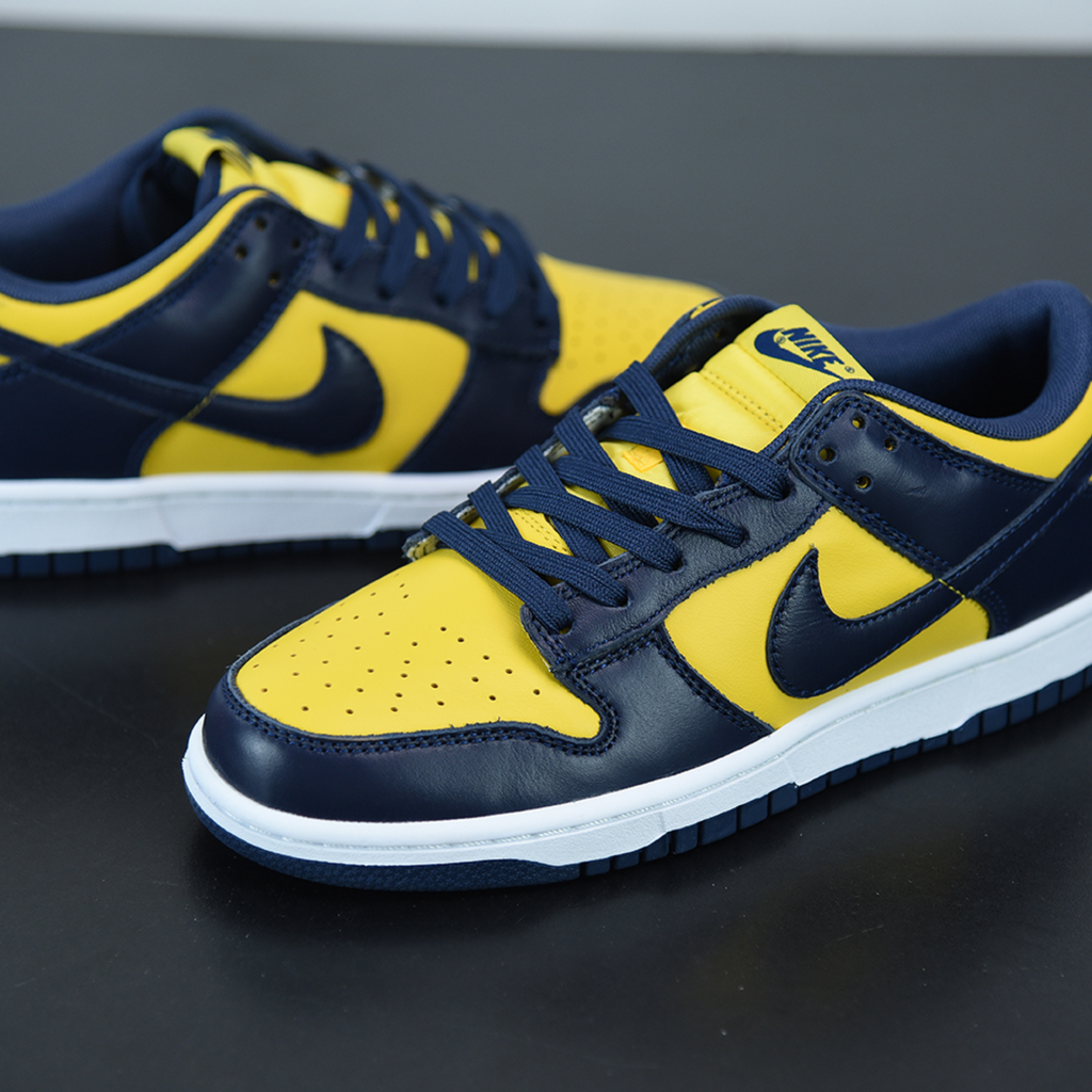 Maize and blue nike sales shoes