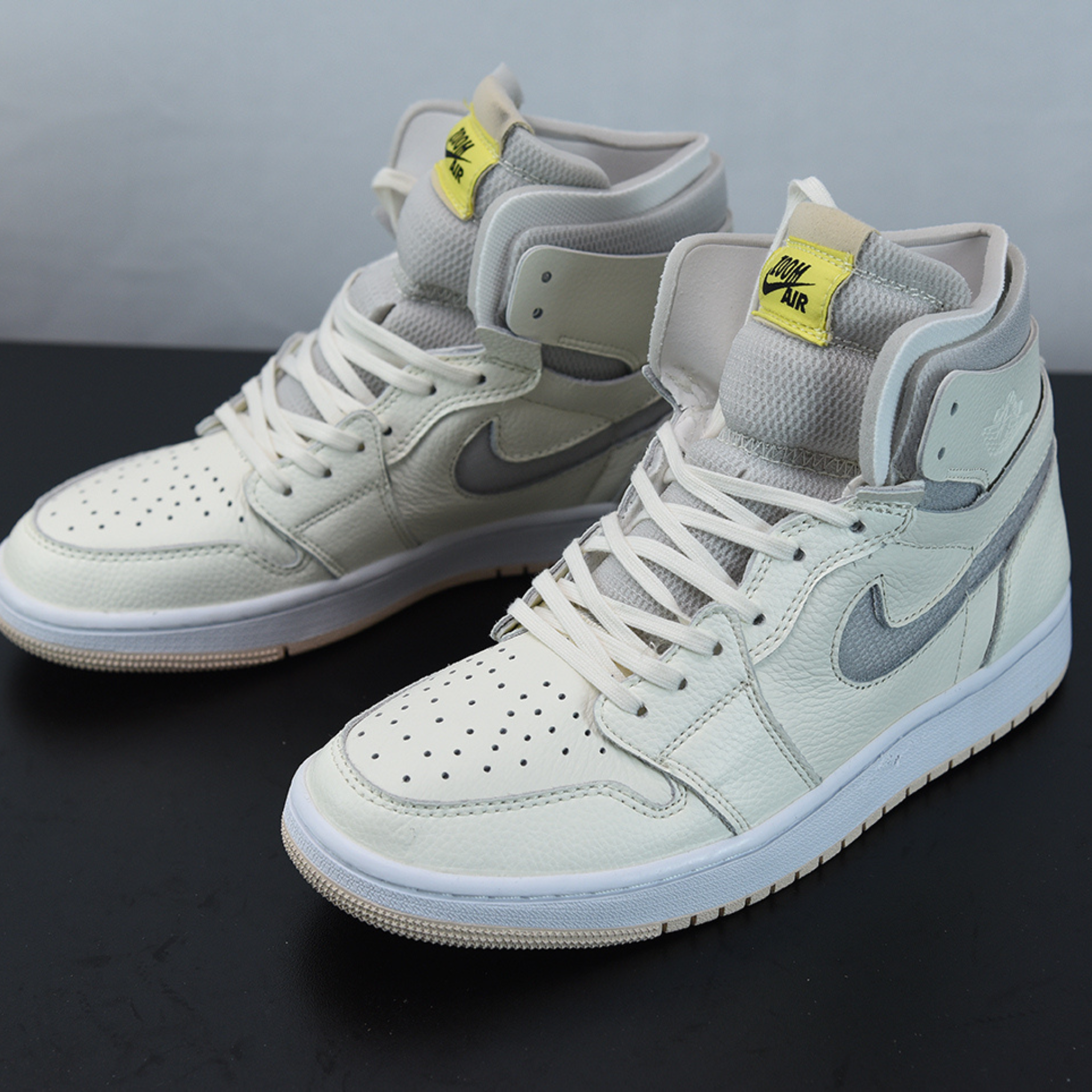 WMNS Nike Air Jordan 1 High Zoom Air CMFT "Pearl White"