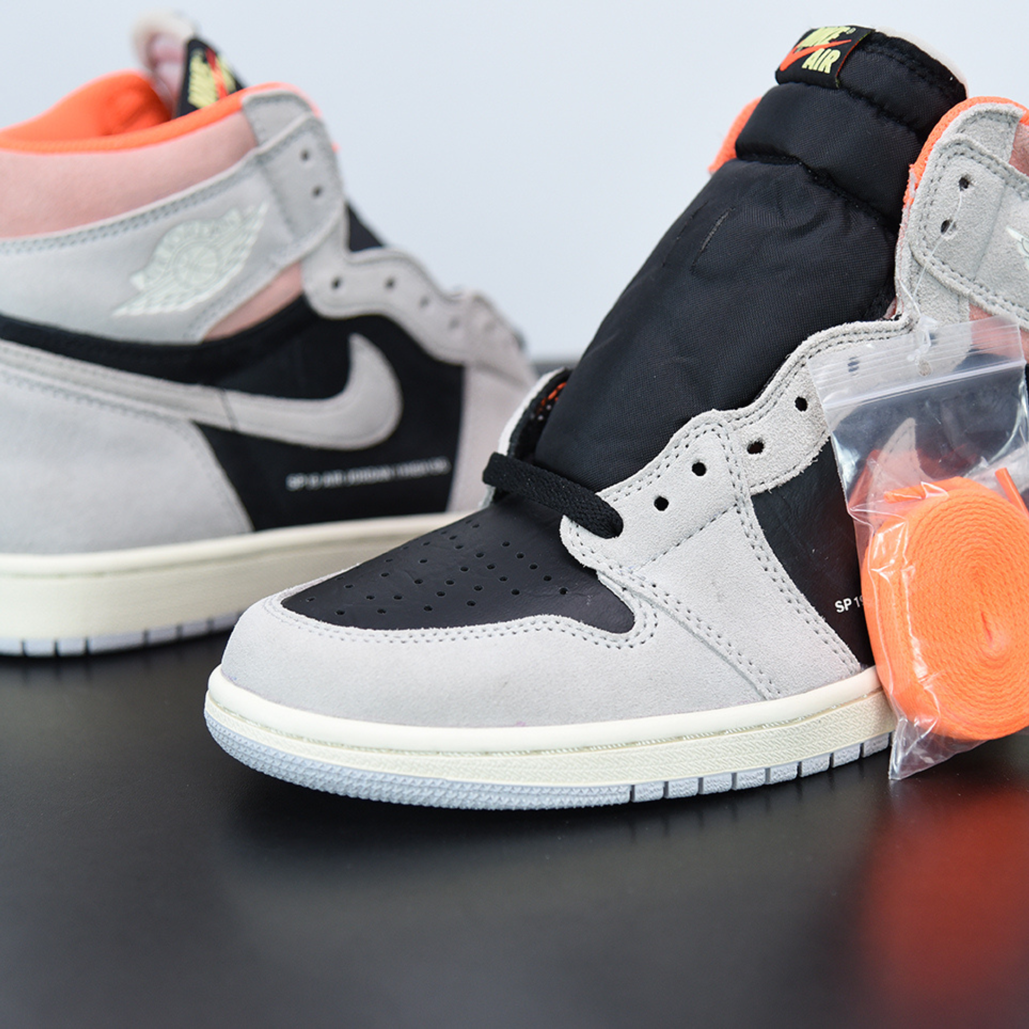 Nike Air Jordan 1 Retro High Neutral "Grey Hyper Crimson"