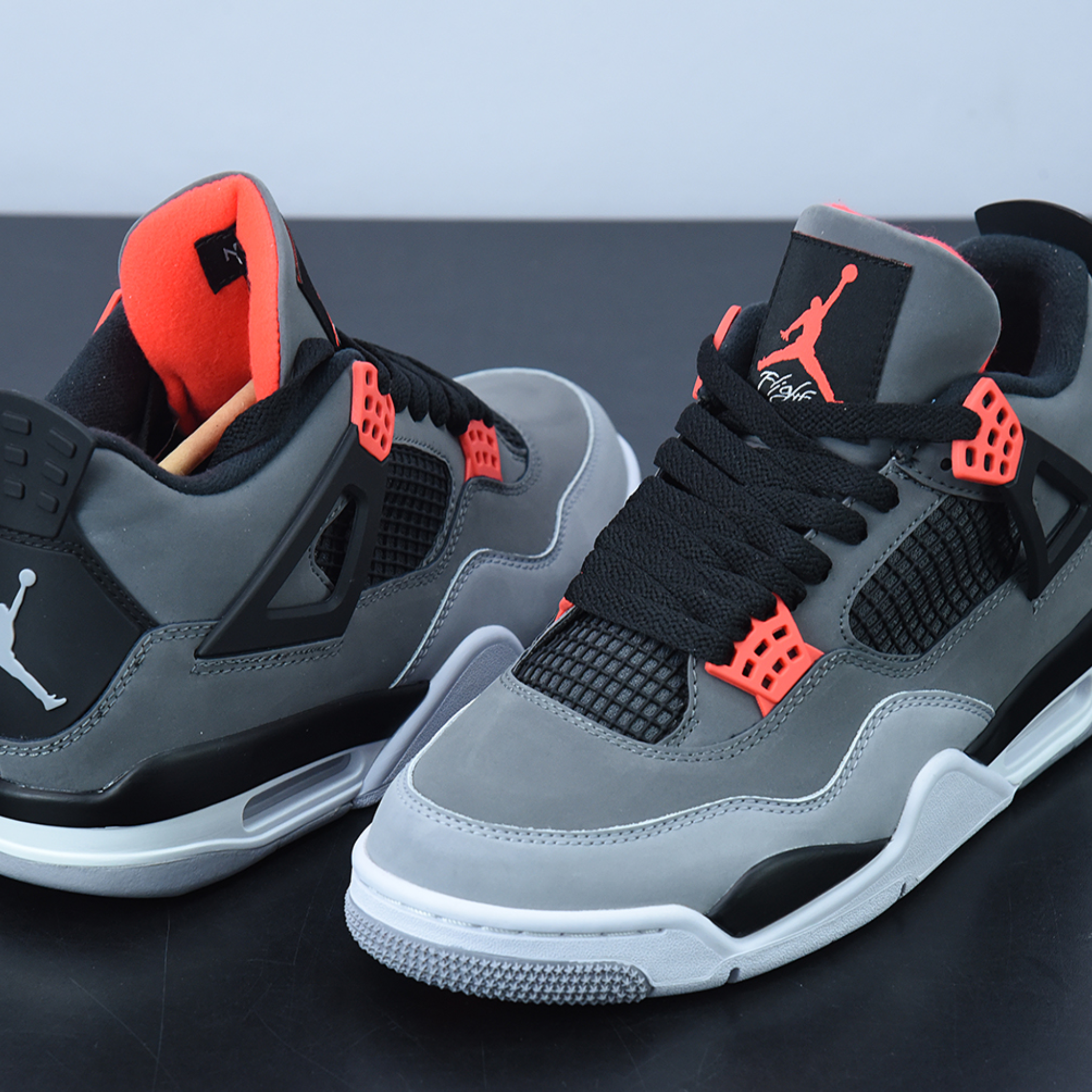 Nike Air Jordan 4 Rêtro "Infrared"