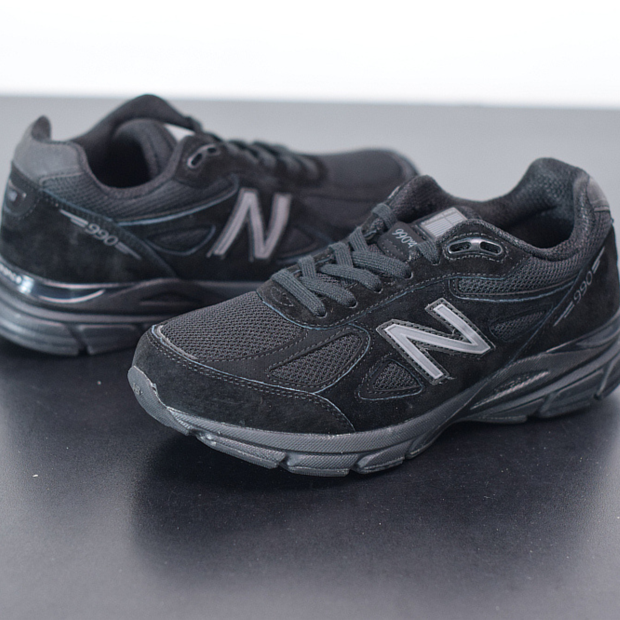 New Balance M990v4 "All Black"