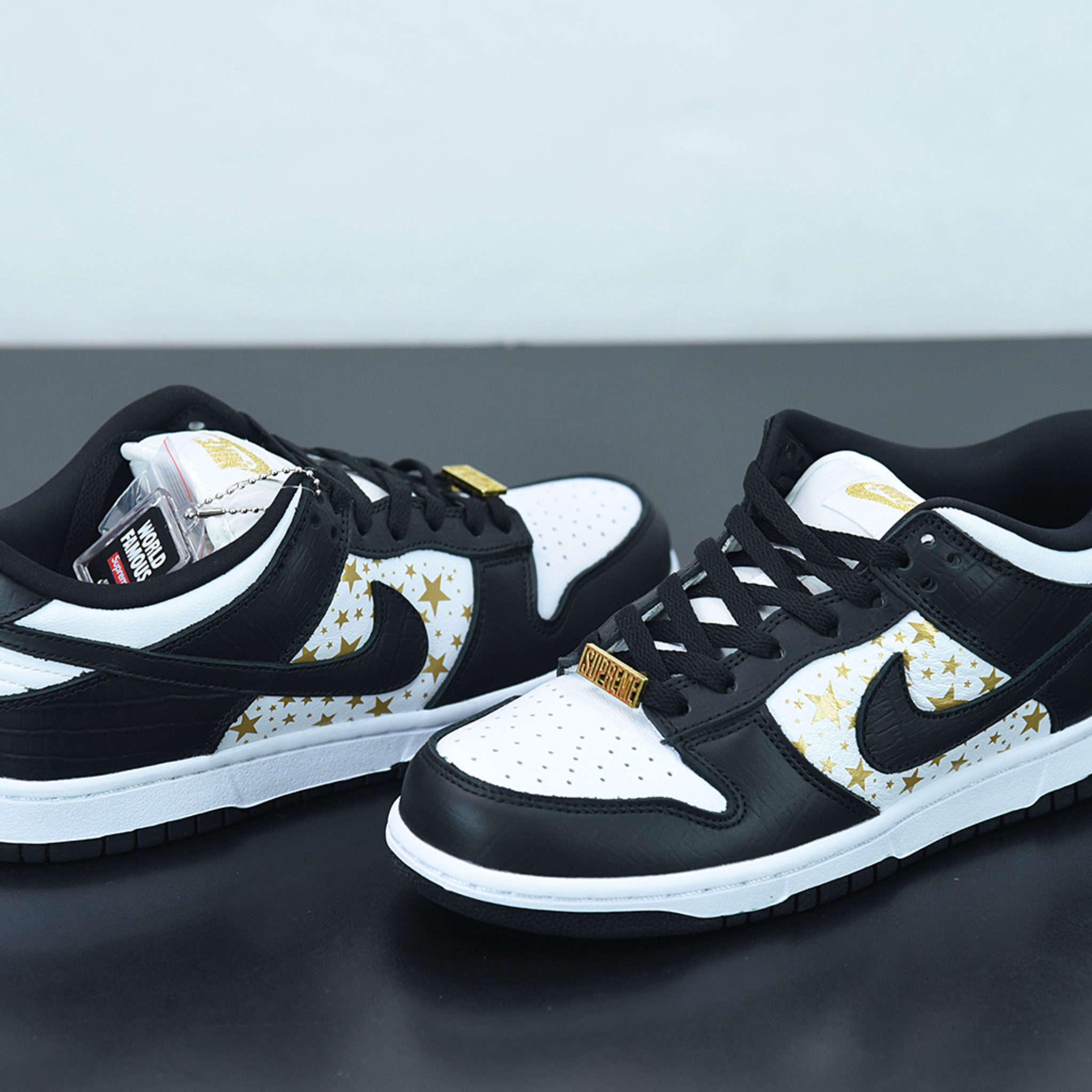 Nike SB Dunk Low "Supreme Stars Black"(2021)