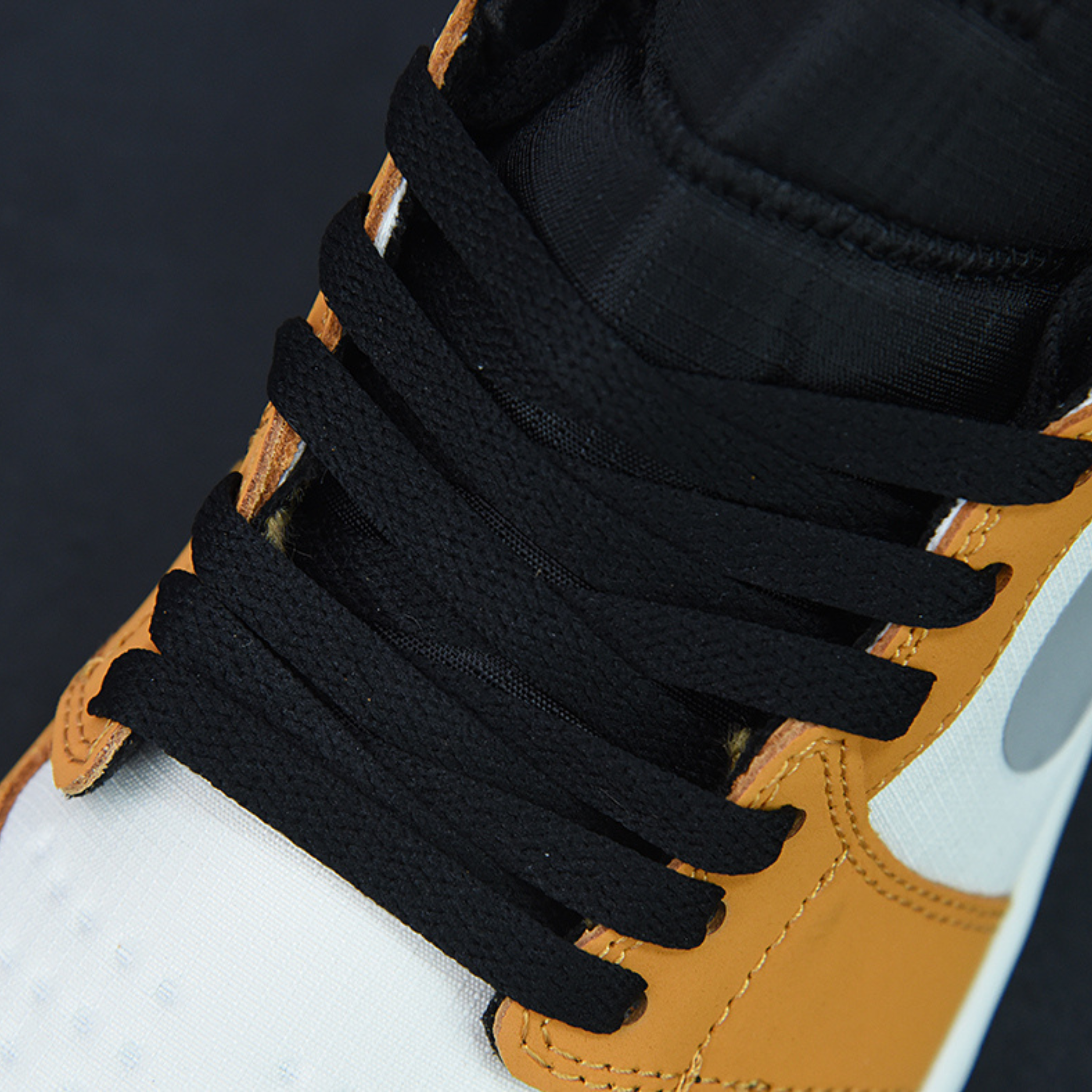 Nike Air Jordan 1 Element "Gore-Tex Luz Curry Gold"