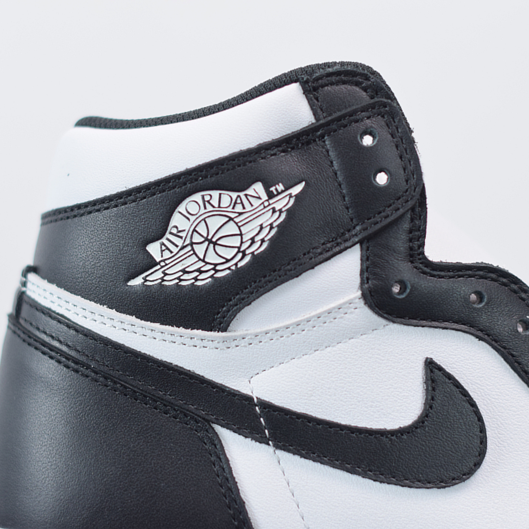 Nike Air Jordan 1 "Black/White"