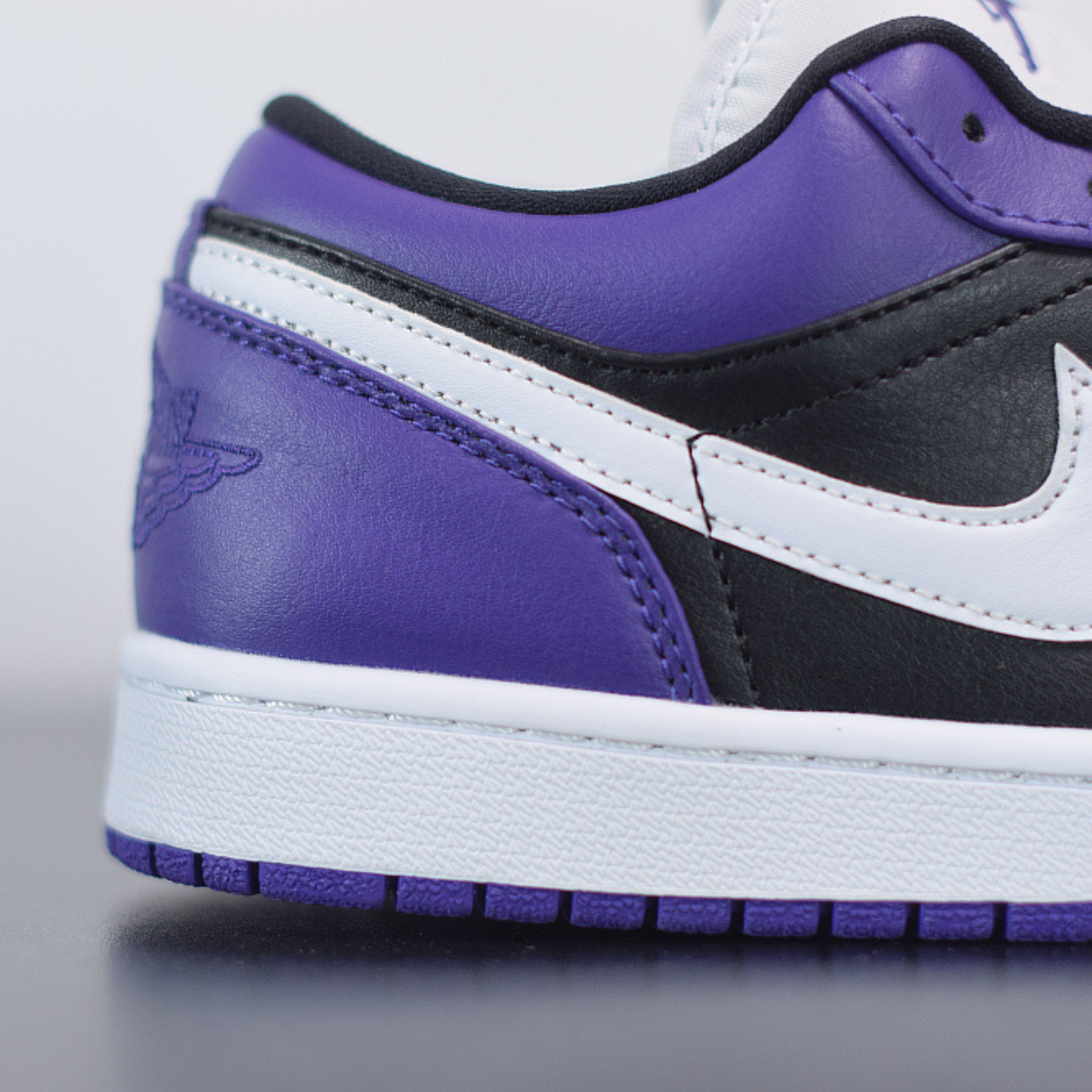 Nike Air Jordan 1 Low "Court Purple Black"