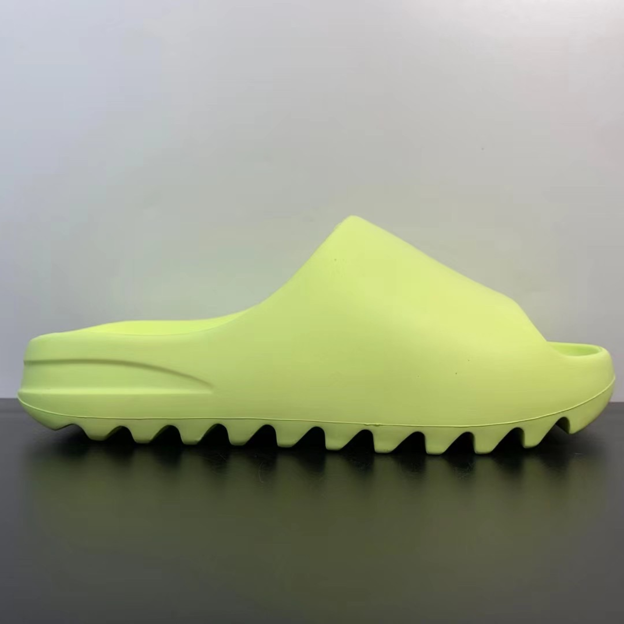 Yeezy Slide "Glow Green"