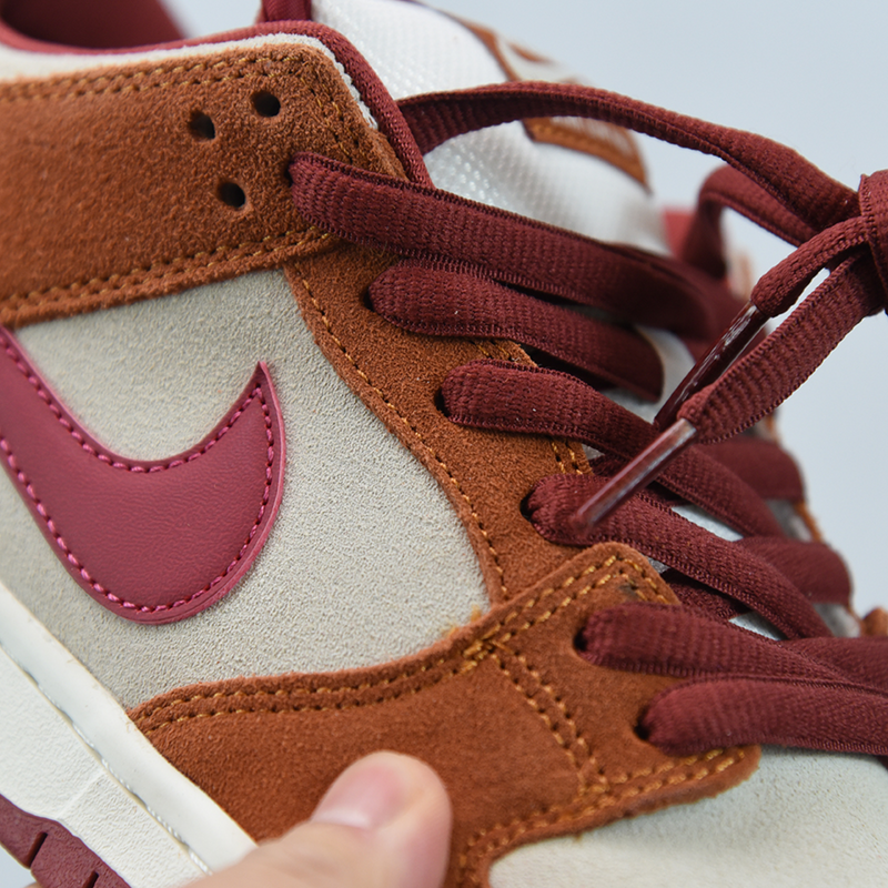 Nike sb dunk top low dark russet cedar