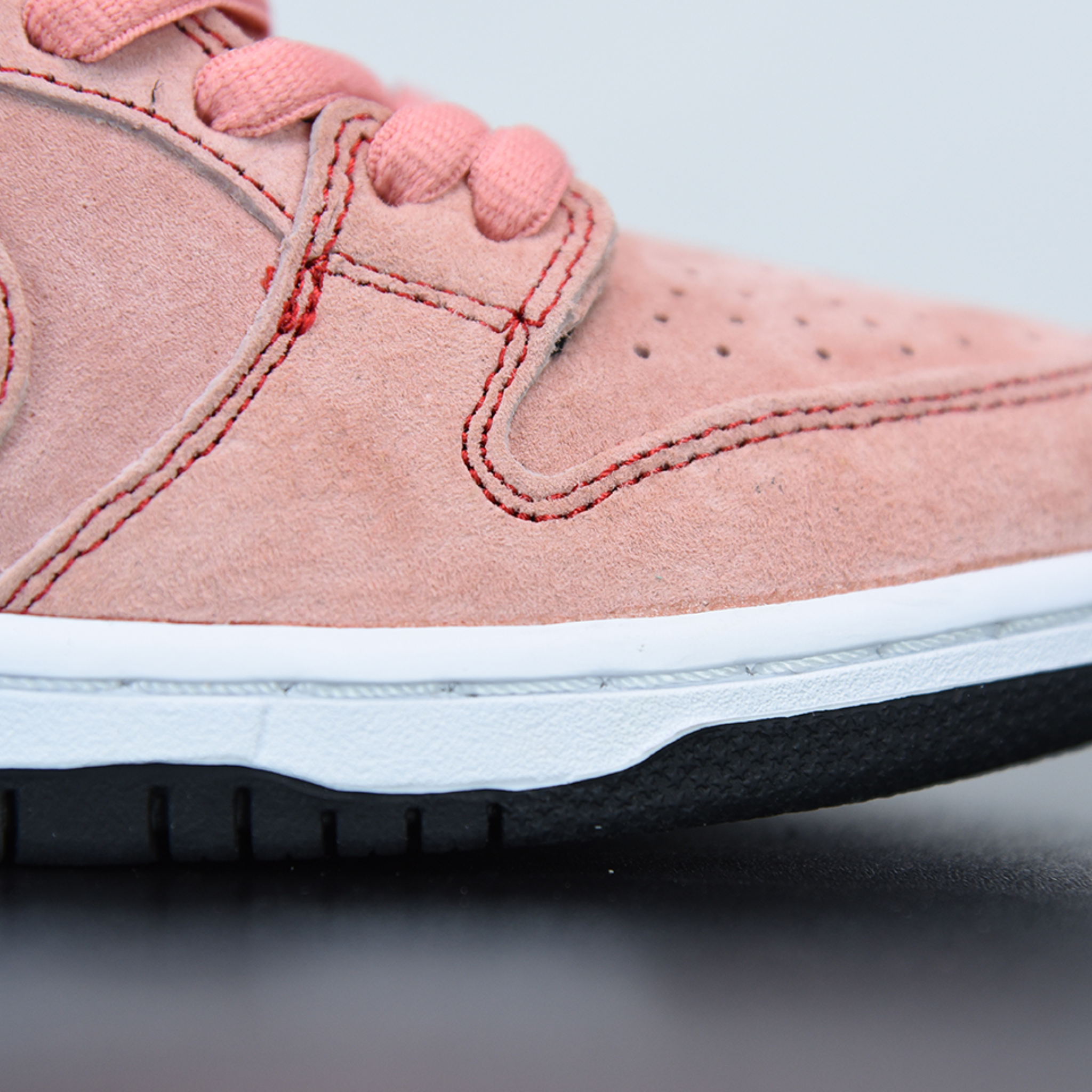 Nike SB Dunk Low Pro PRM “Atomic Pink”