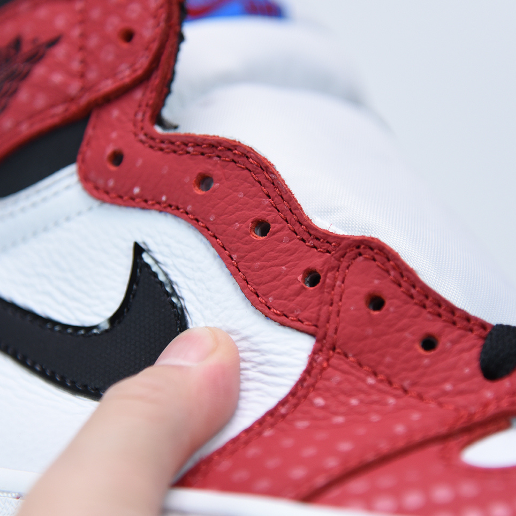 Nike Air Jordan 1 Retro High OG "Spider-Man: Origin Story"