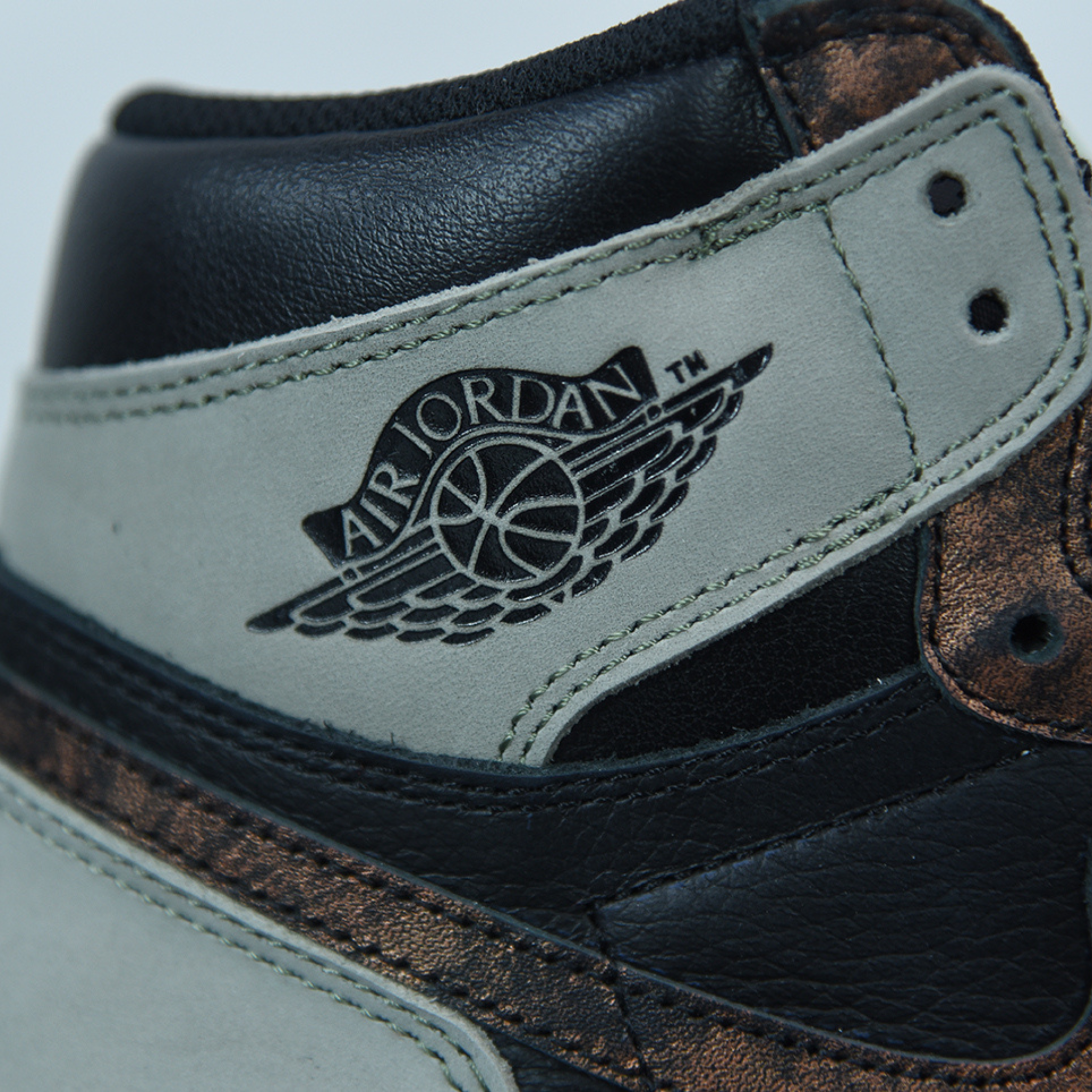 Nike Air Jordan 1 Retro High OG "Patina"