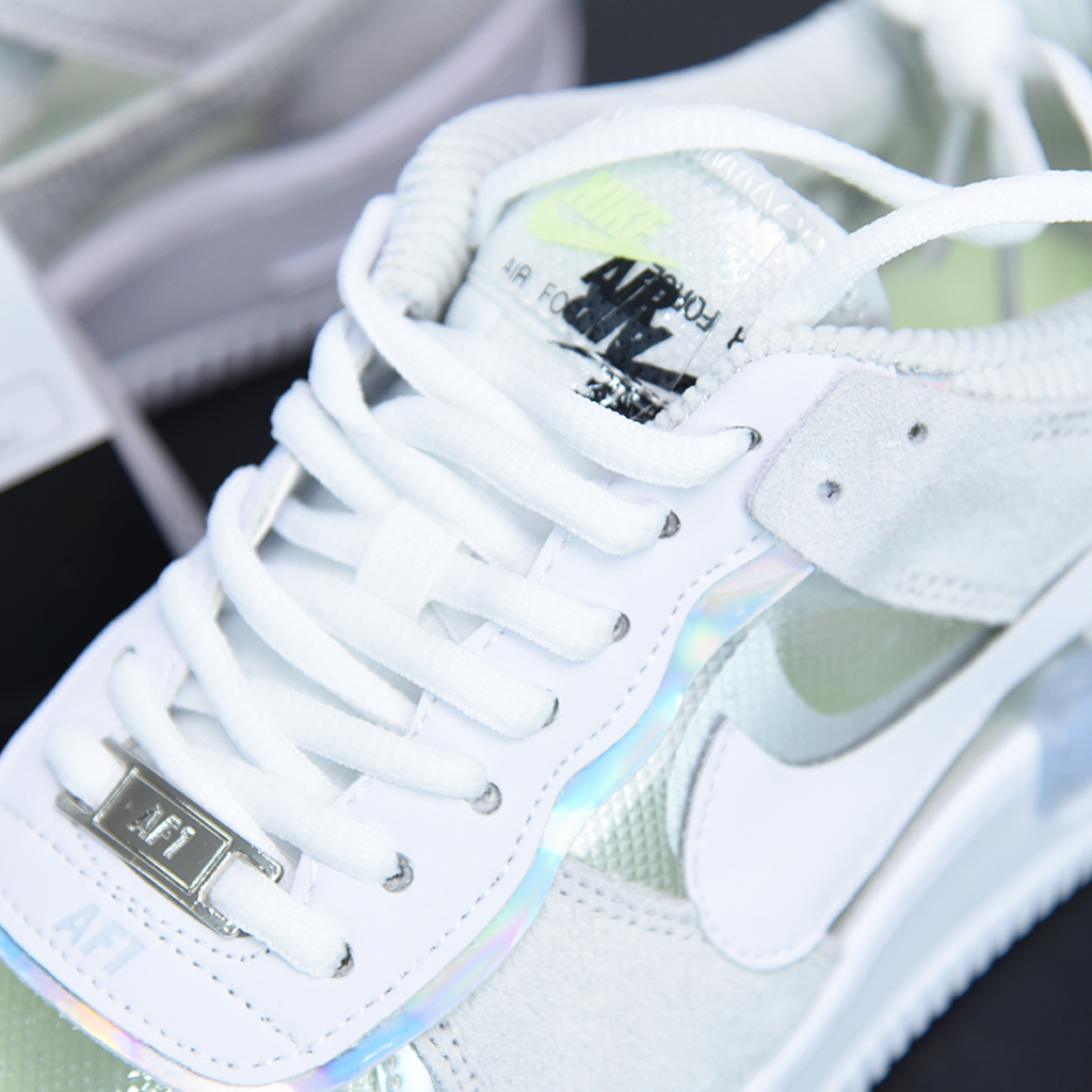 Nike air force 1 platinum deals white