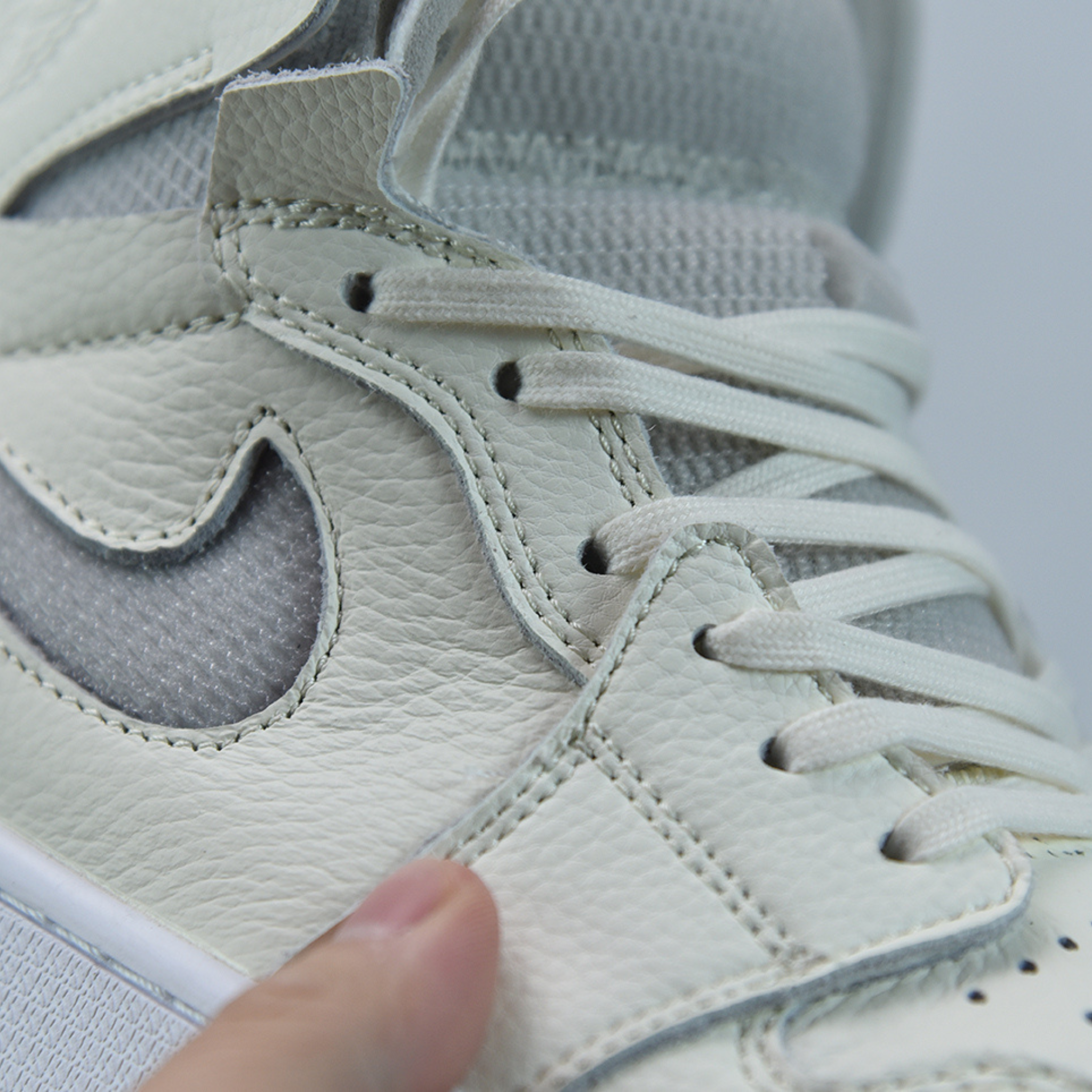 WMNS Nike Air Jordan 1 High Zoom Air CMFT "Pearl White"