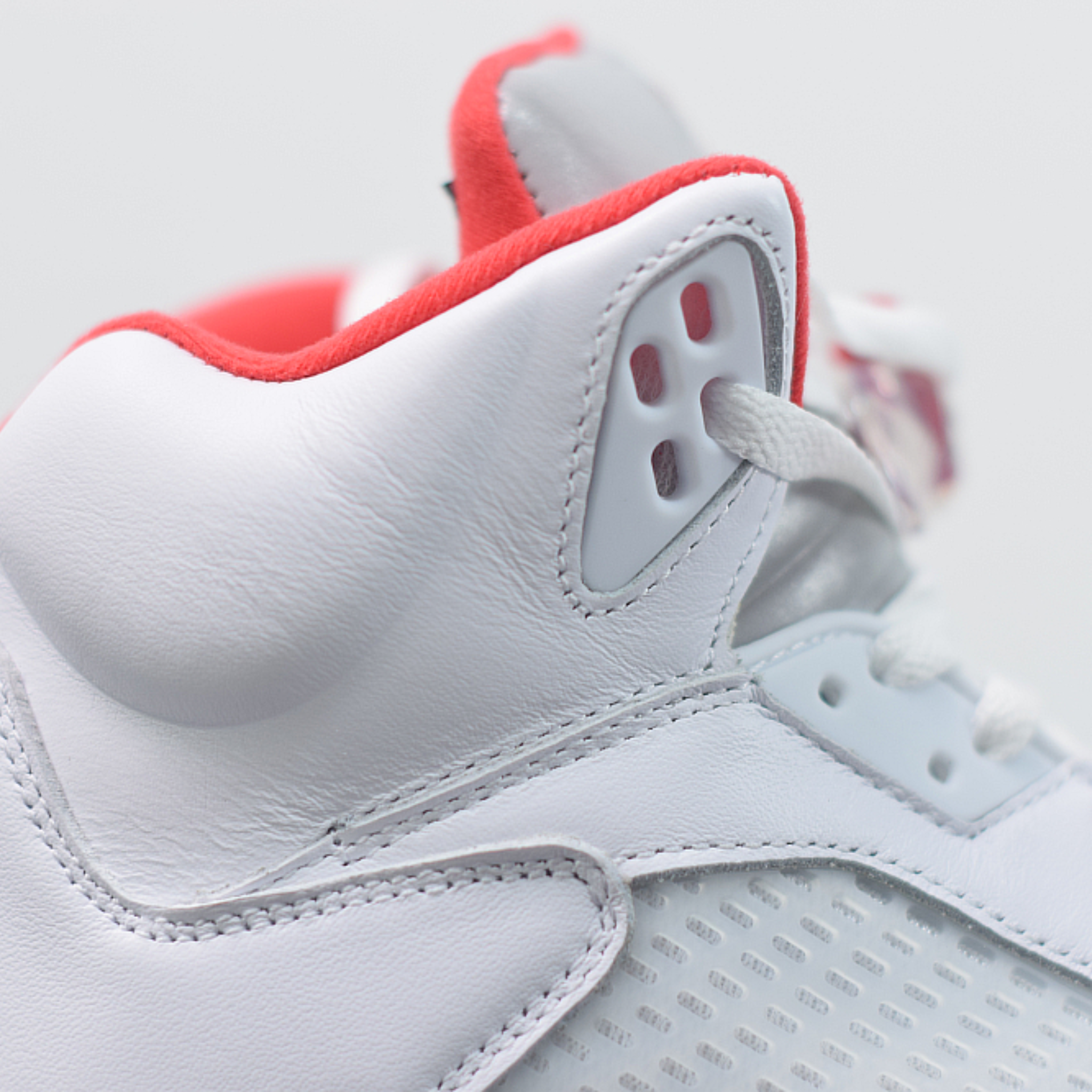 Nike Air Jordan 5 "Fire Red"