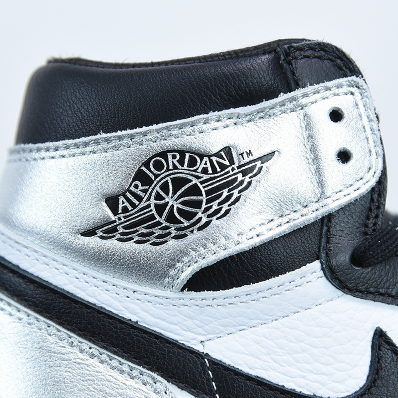 WMNS Nike Air Jordan 1 High "Silver Toe"