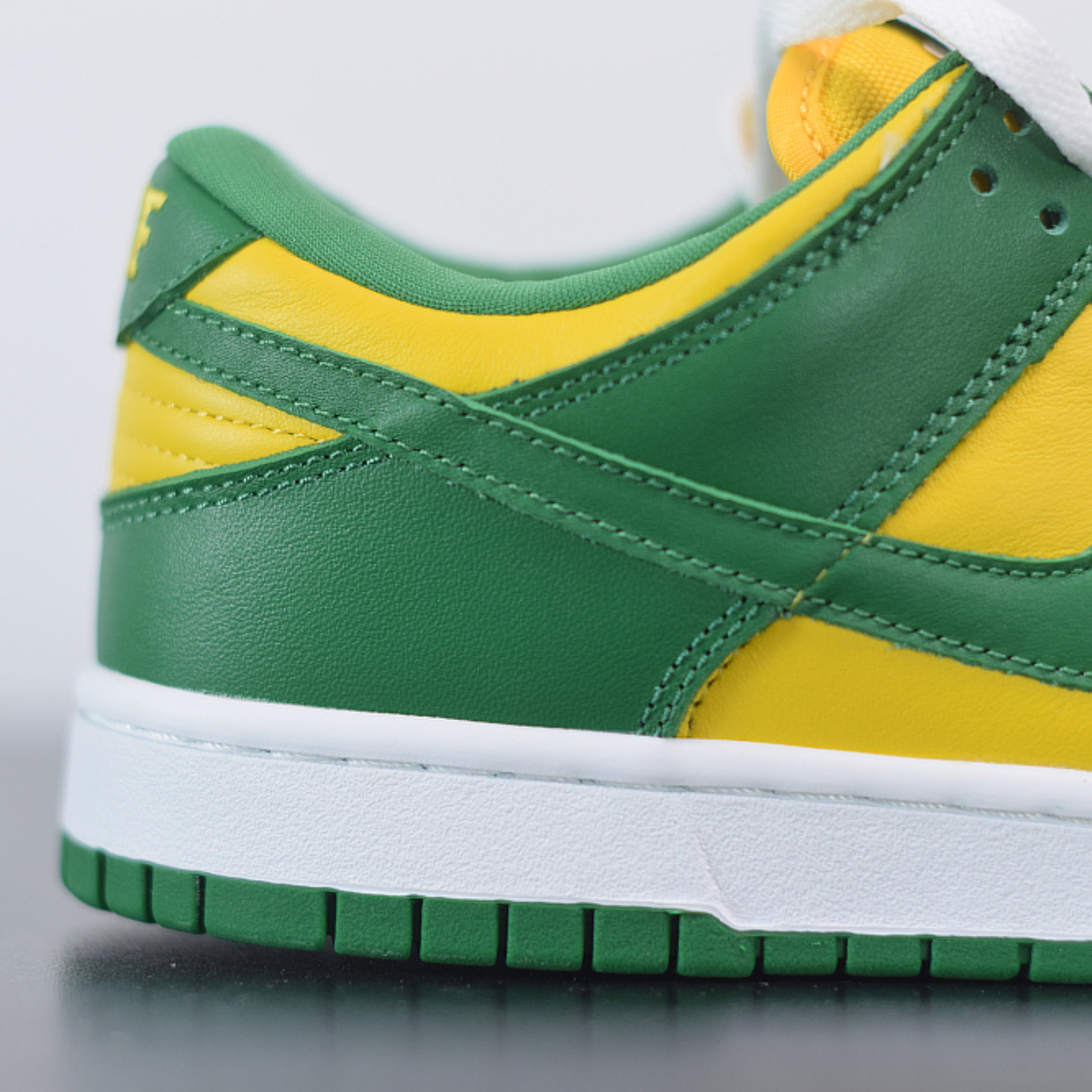 Nike Dunk Low "Brazil"