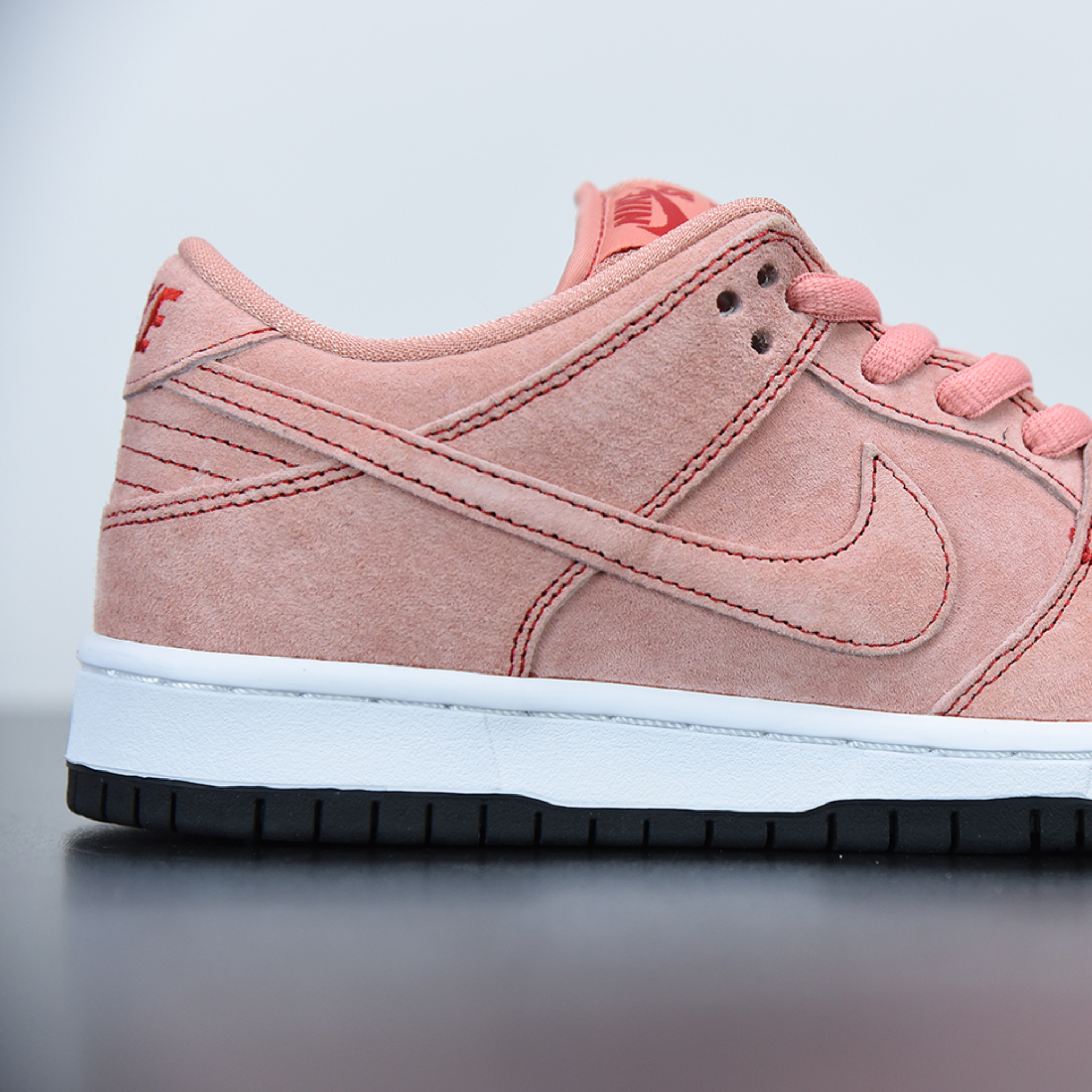 Nike SB Dunk Low Pro PRM “Atomic Pink”