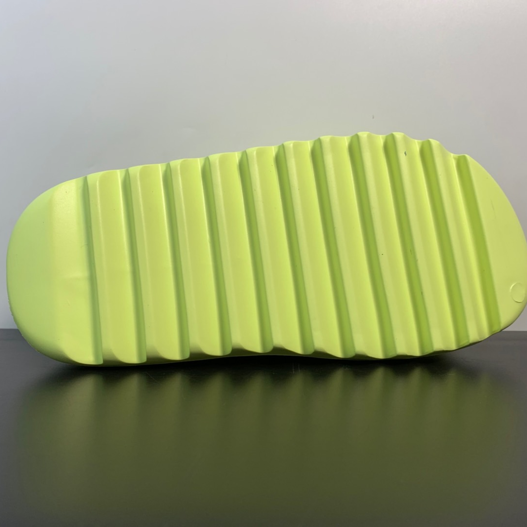 Yeezy Slide "Glow Green"