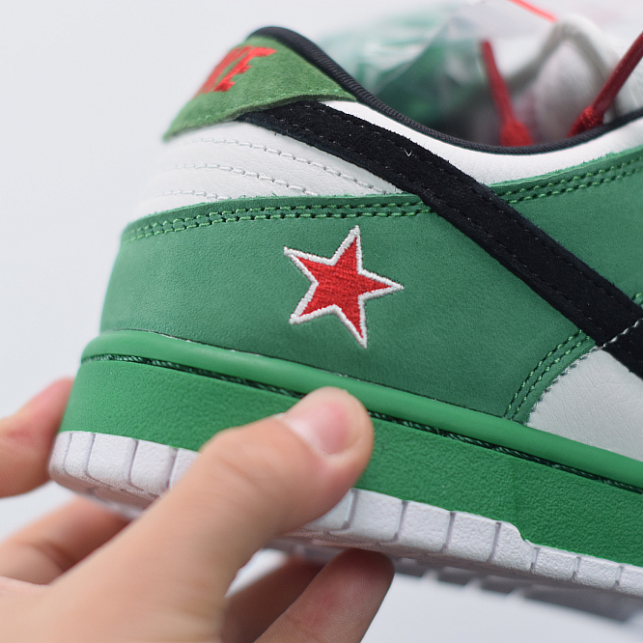 Nike SB Dunk "Heineken"