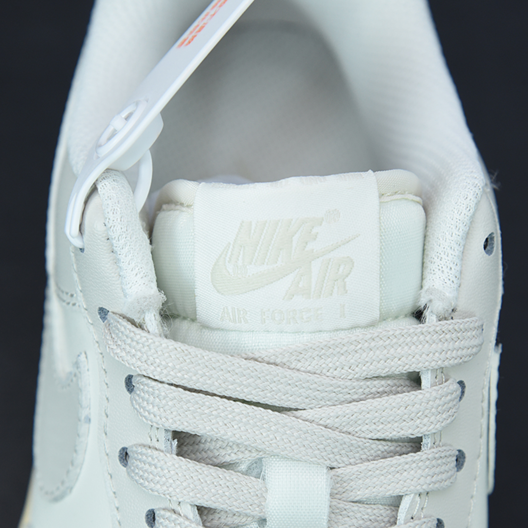 Nike Air Force 1 '07 "Beige Gris"