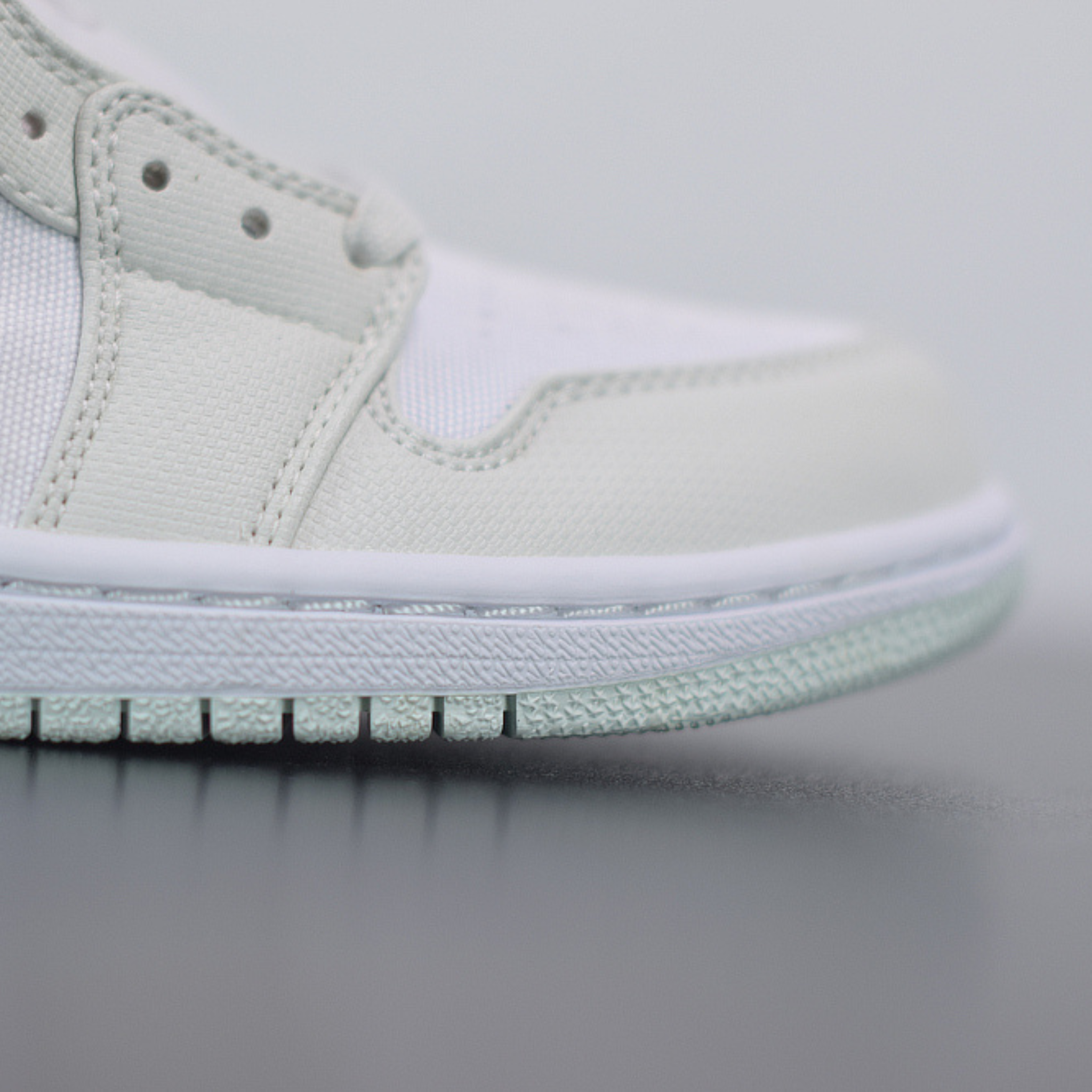 WMNS Nike Air Jordan 1 Low "Spruce Aura"