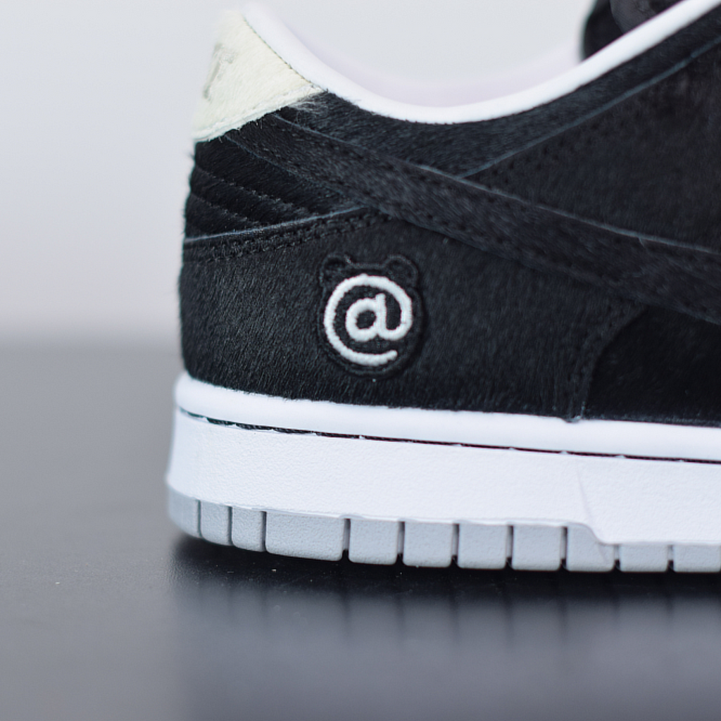 Nike sb top x medicom