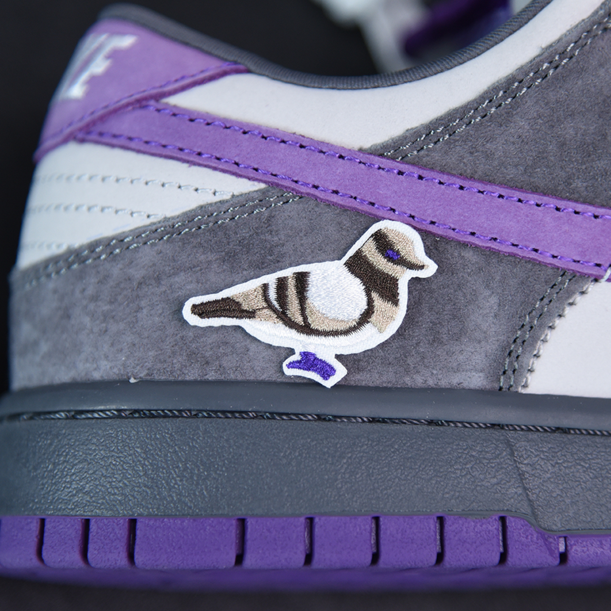 Nike Dunk SB Low "Purple Pigeon"