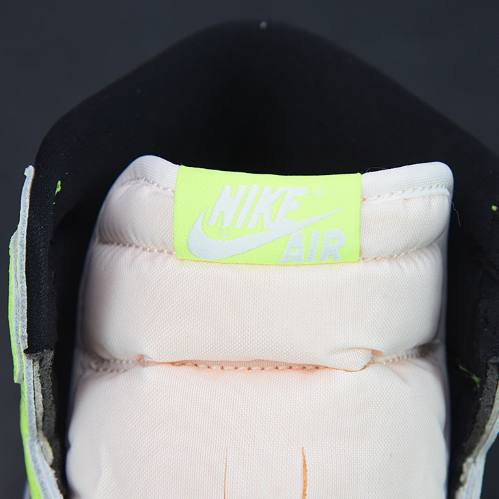 Nike Air Jordan 1 Retro High OG "Visionaire Volt"