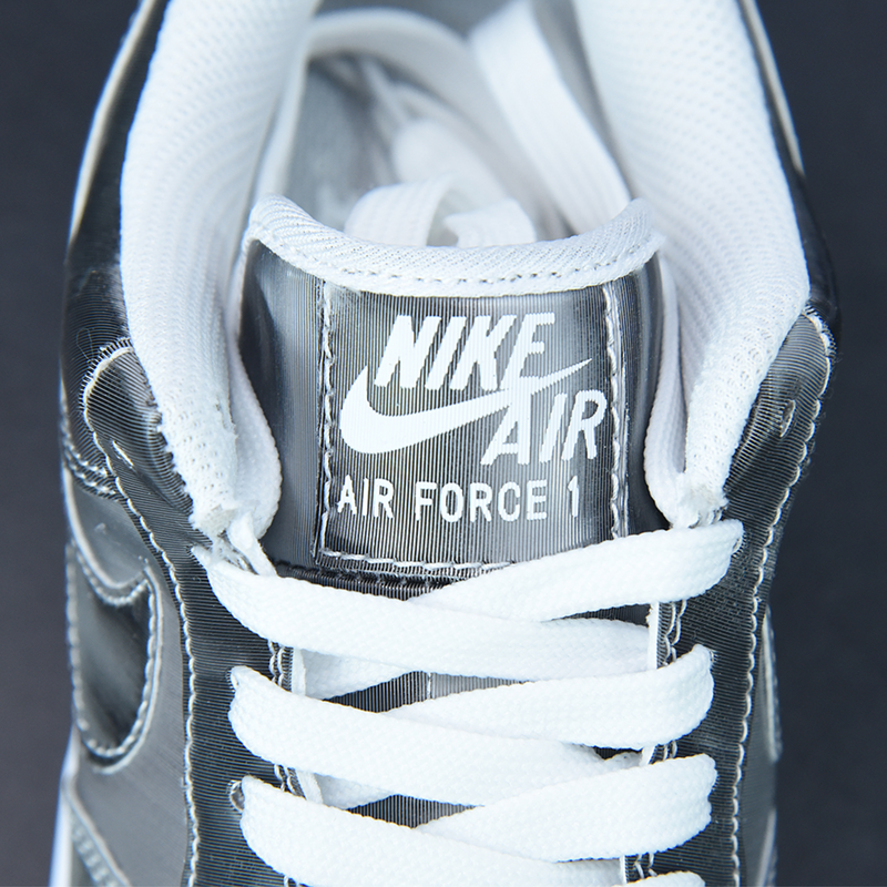 Nike Air Force 1 '07 "White Gris Foncê"