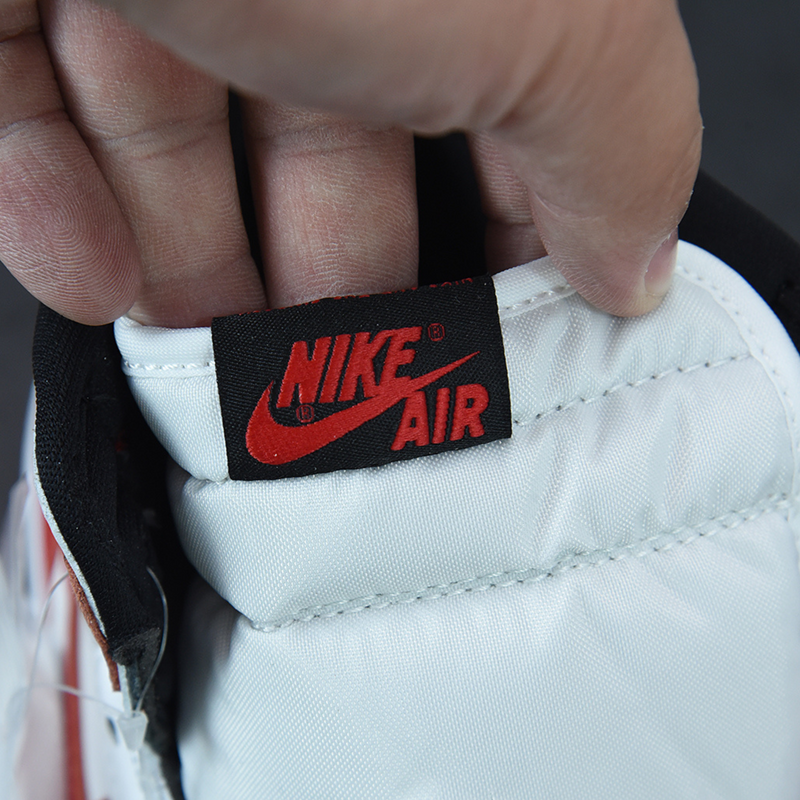Nike Air Jordan 1 Retro High OG "Heritage"