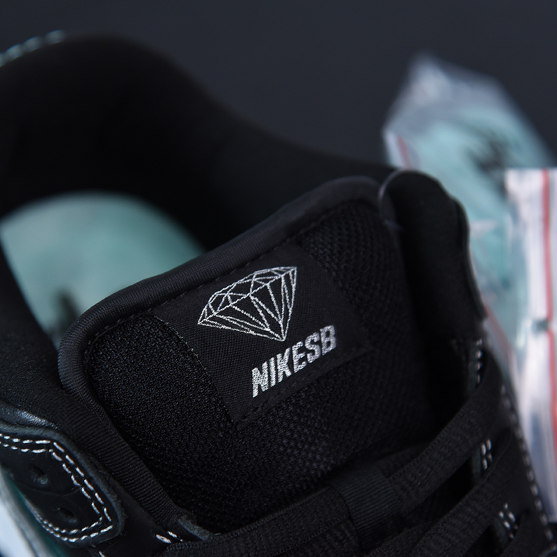 Nike sb dunk diamond top supply