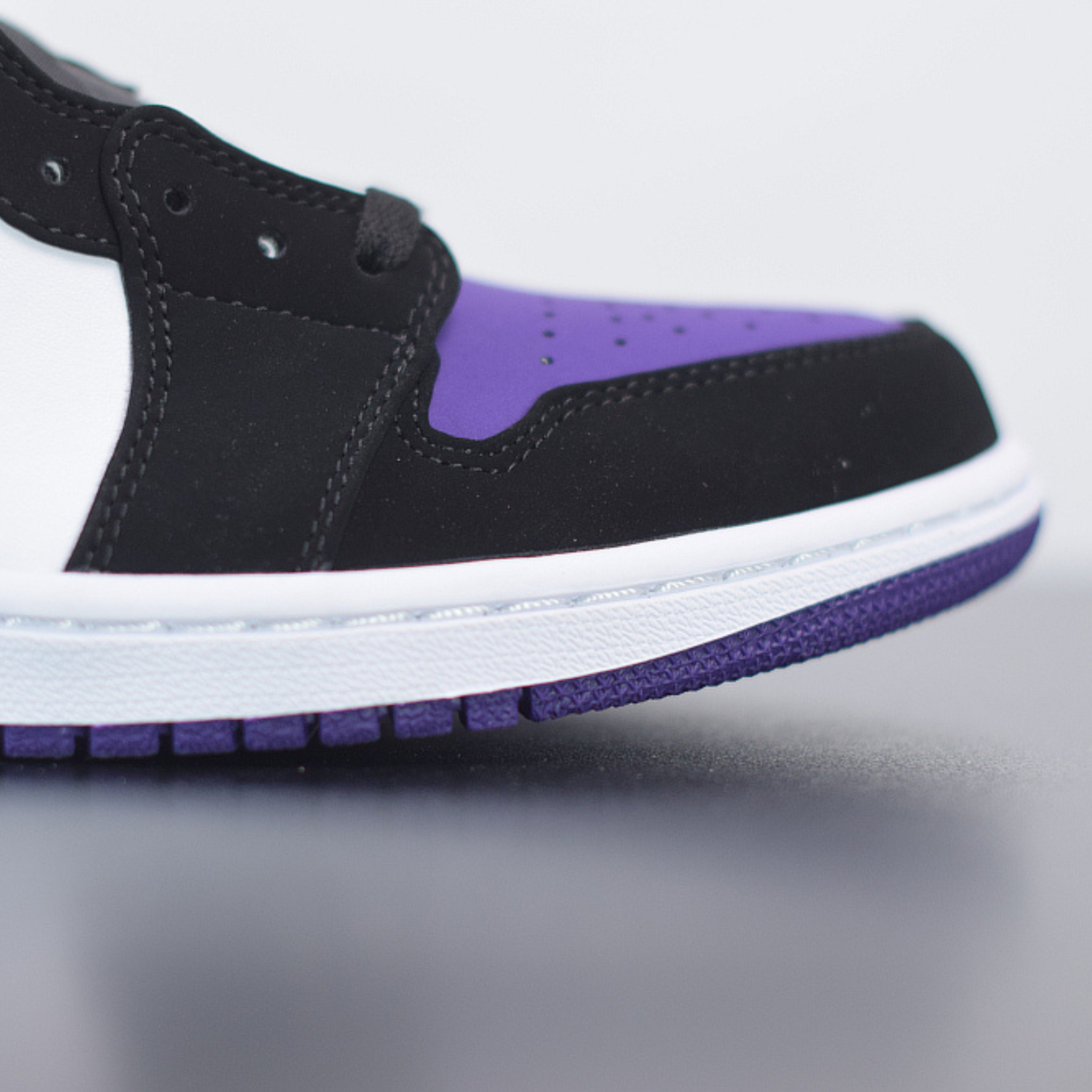 Nike Air Jordan 1 Low "Court Purple"