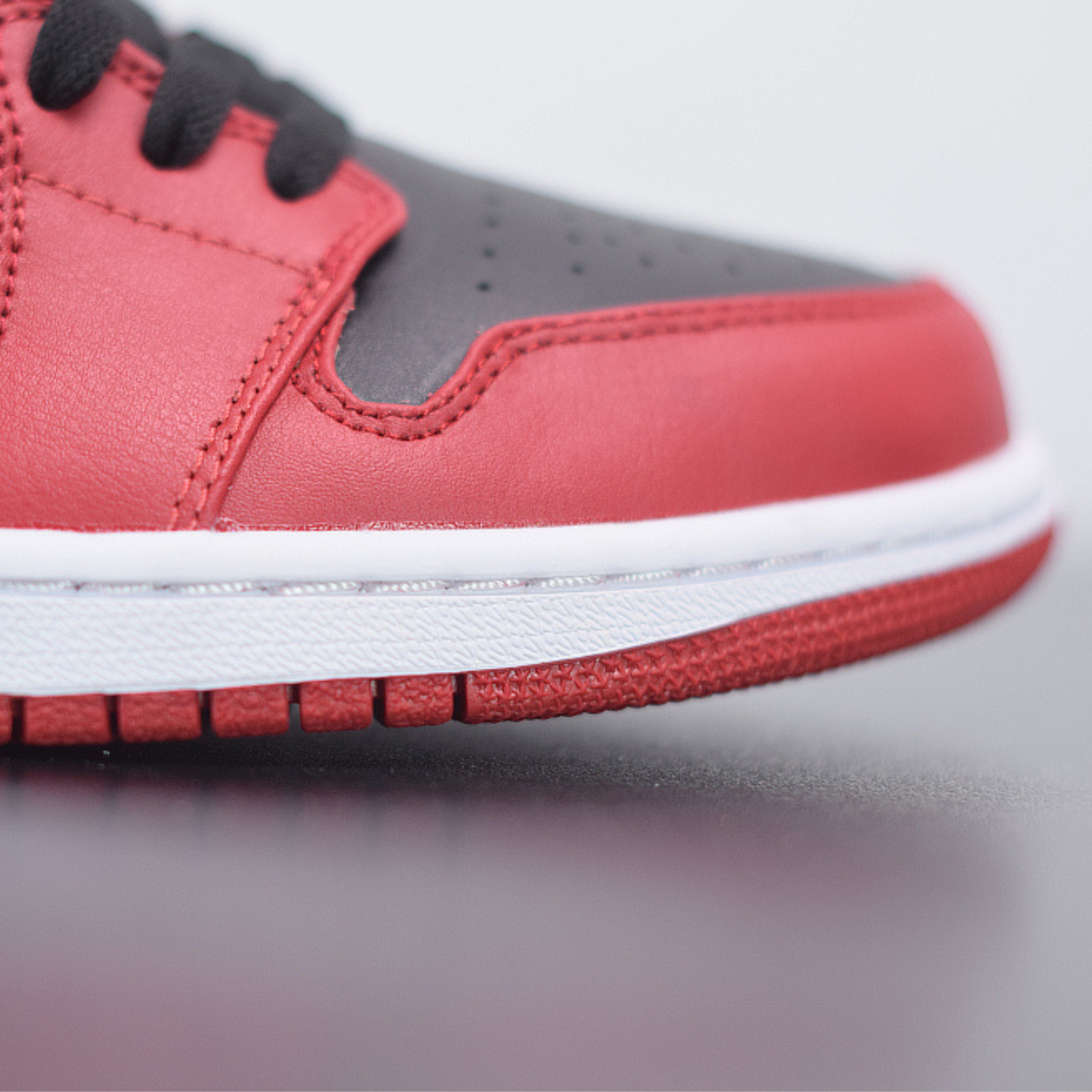 Nike Air Jordan 1 Low "Reverse Bred"