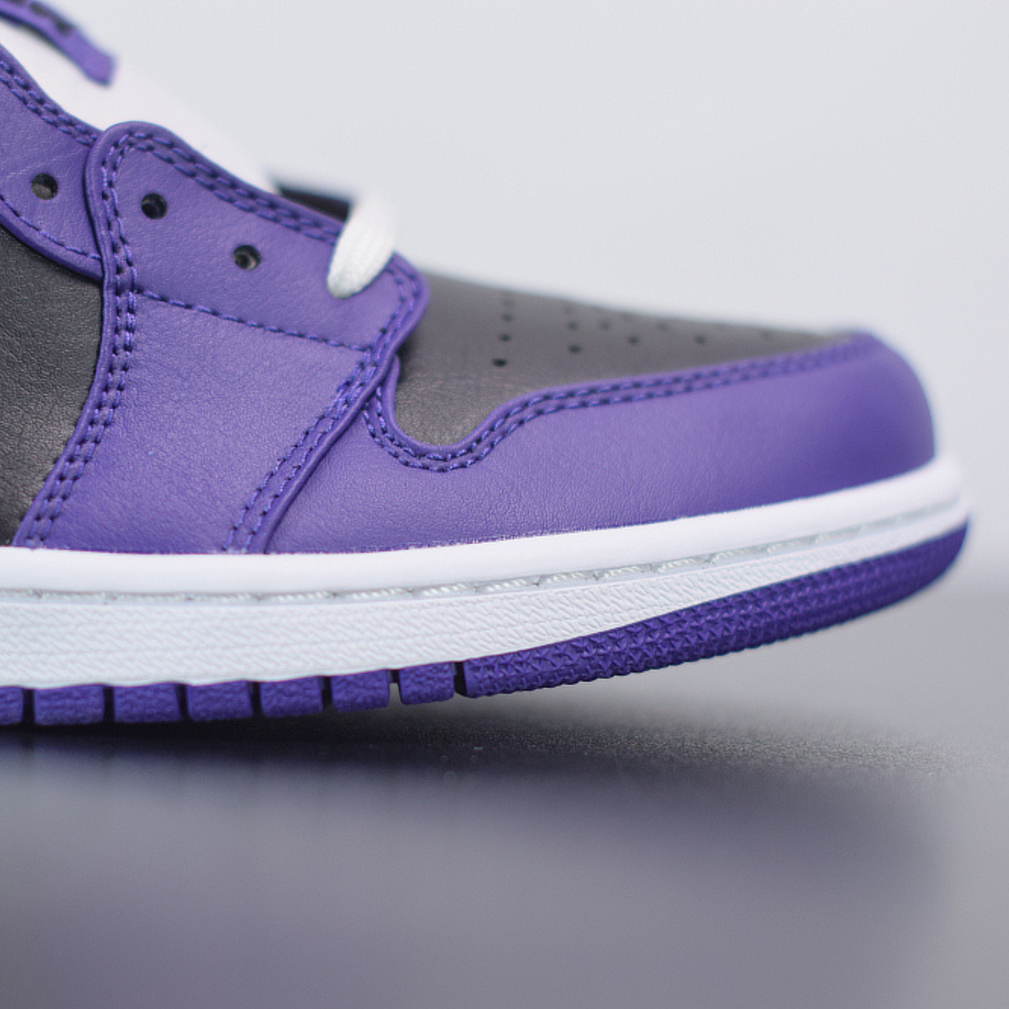 Nike Air Jordan 1 Low "Court Purple Black"