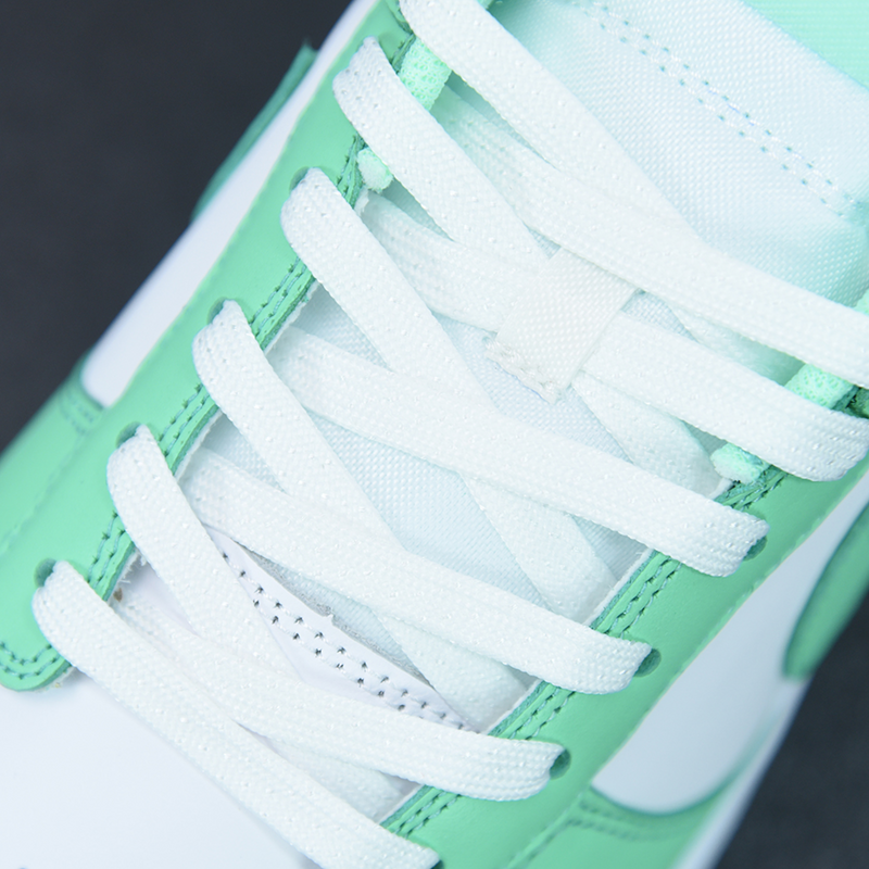 Nike WMNS Dunk Low "Green Glow"