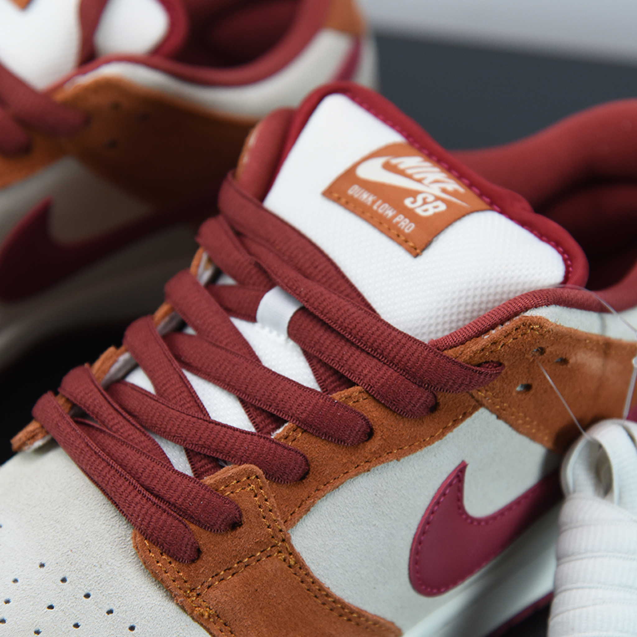 Nike SB Dunk Low Pro "Dark Russet Cedar"