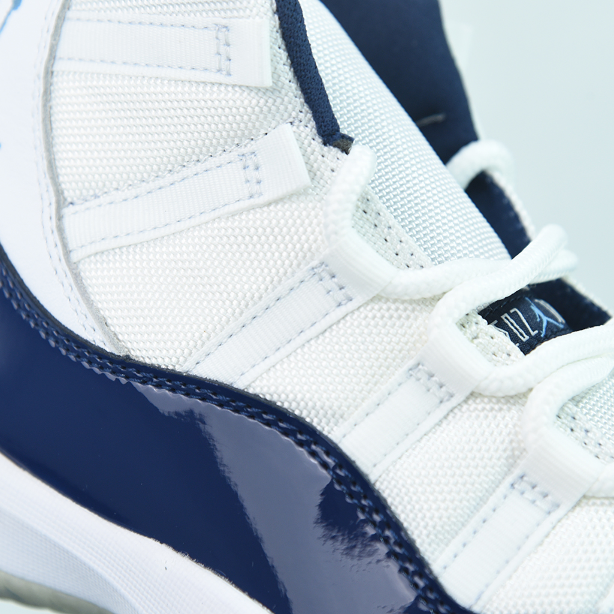 Nike Air Jordan 11 Retro "UNC Win Like 82"